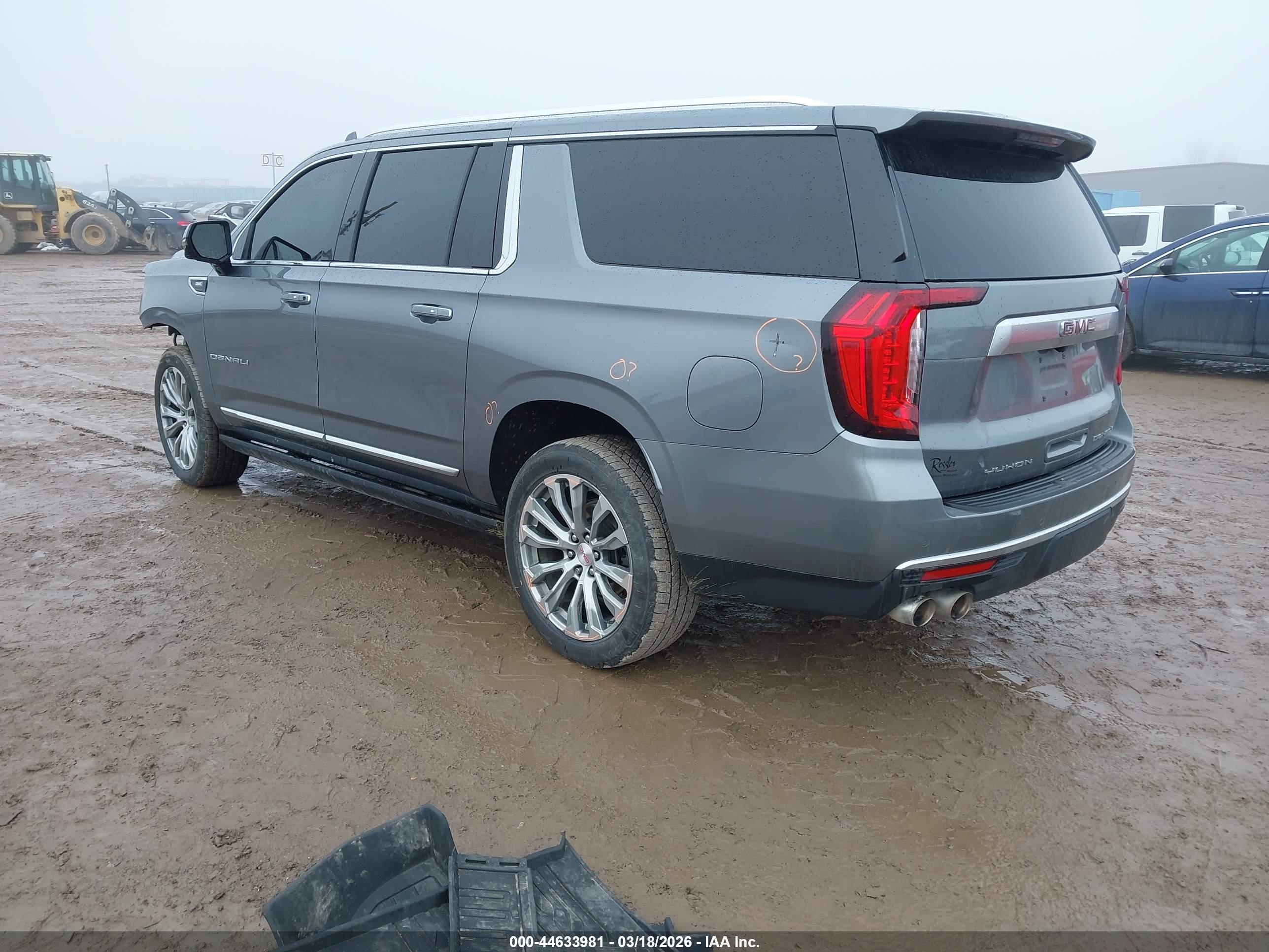GMC YUKON image 3