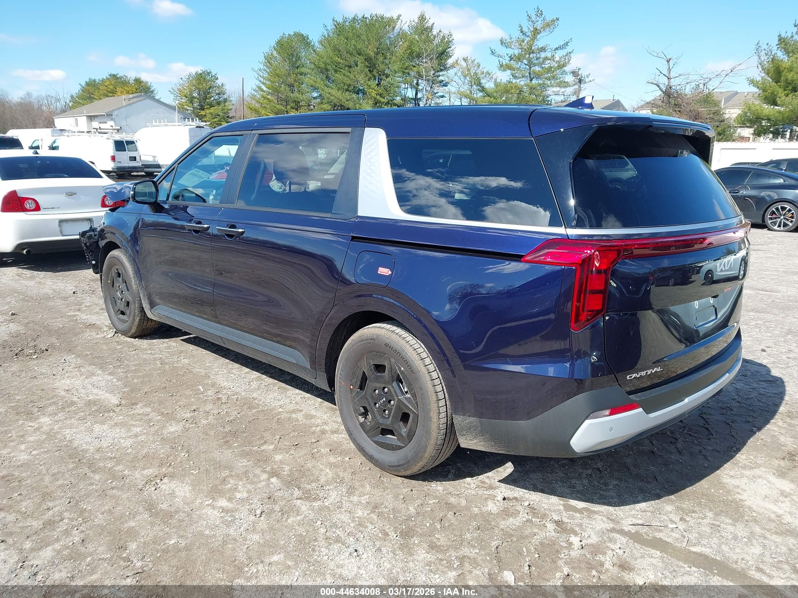 KIA CARNIVAL image 3