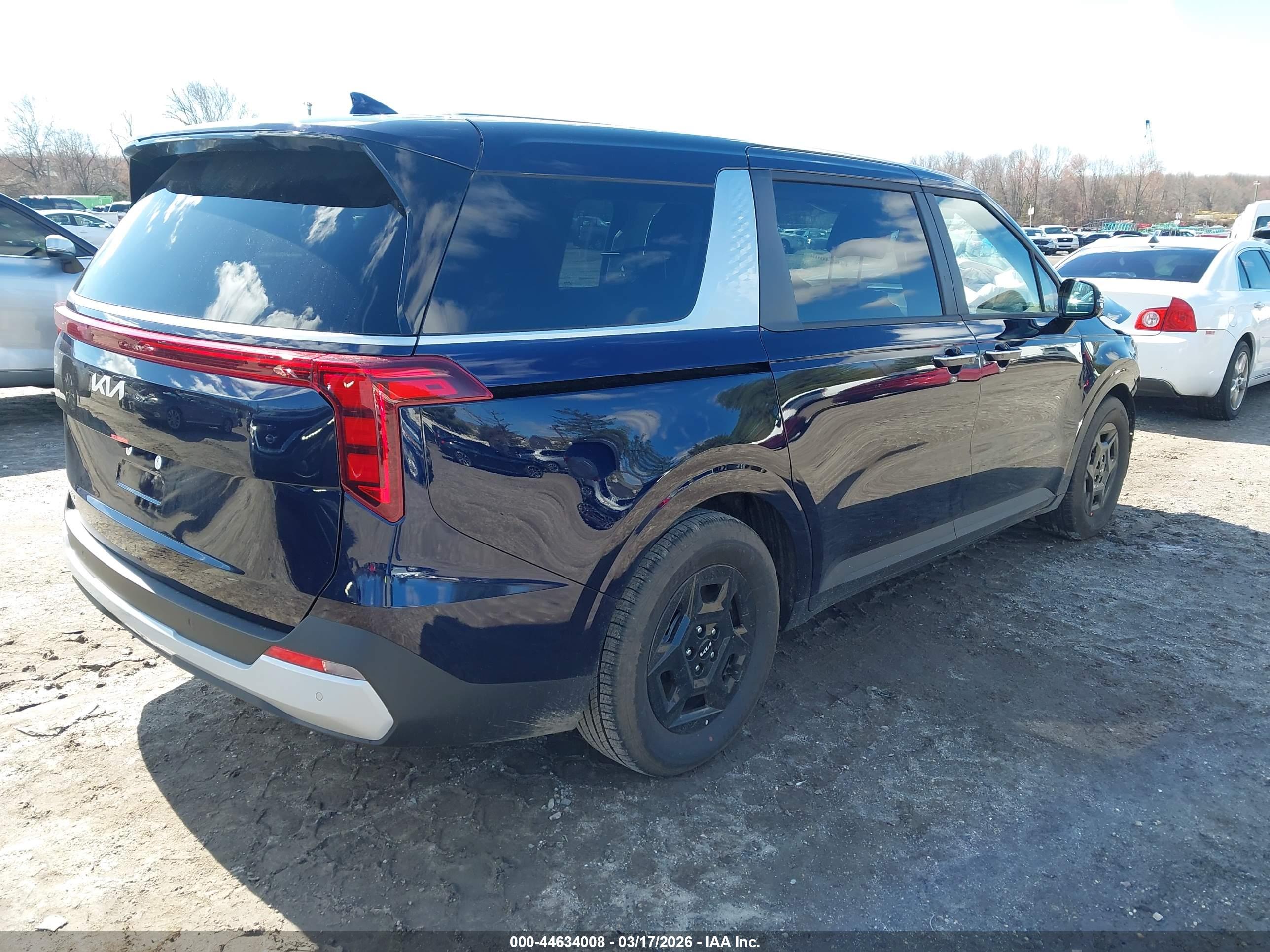 KIA CARNIVAL image 4