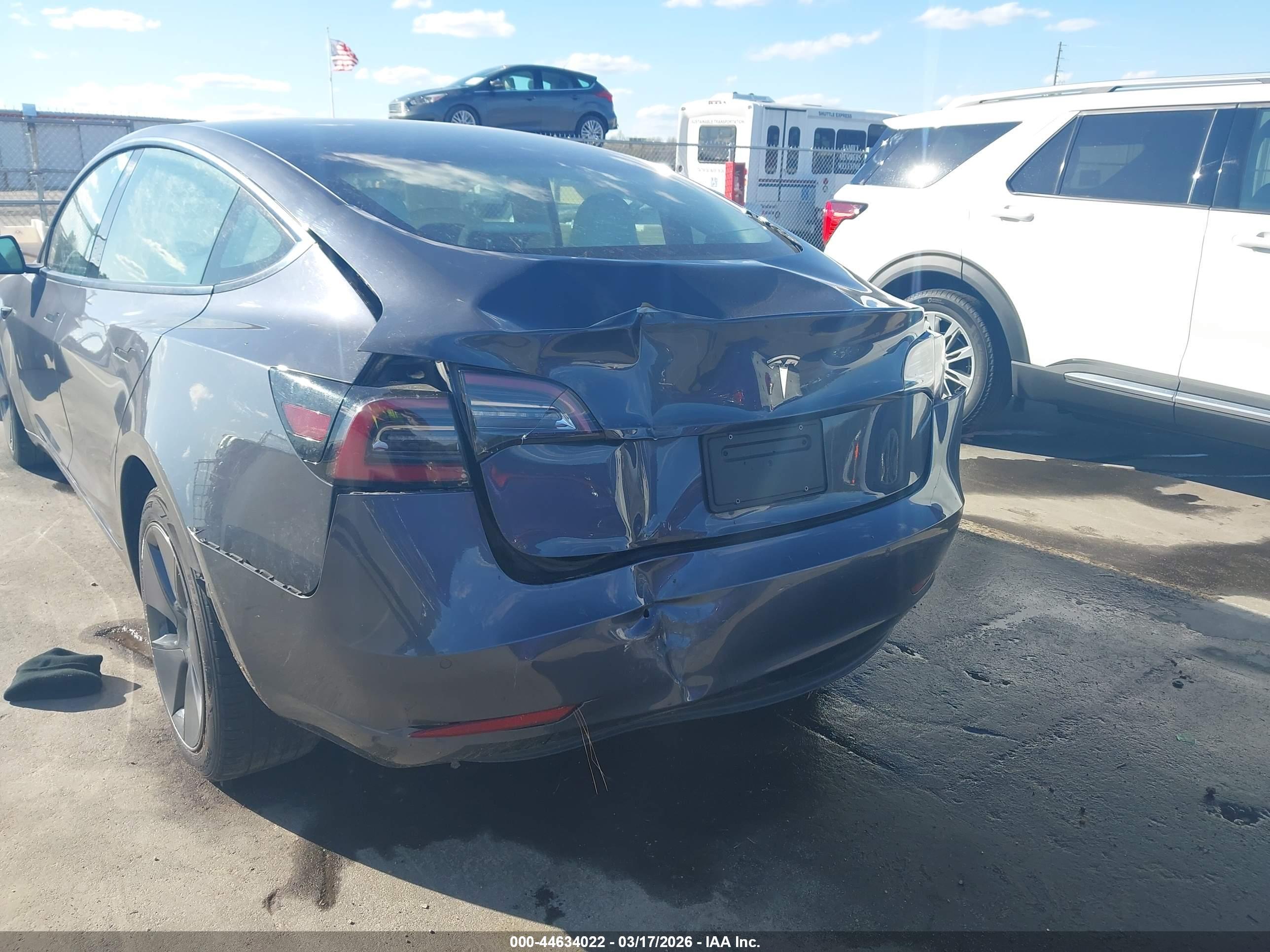 TESLA MODEL image 6