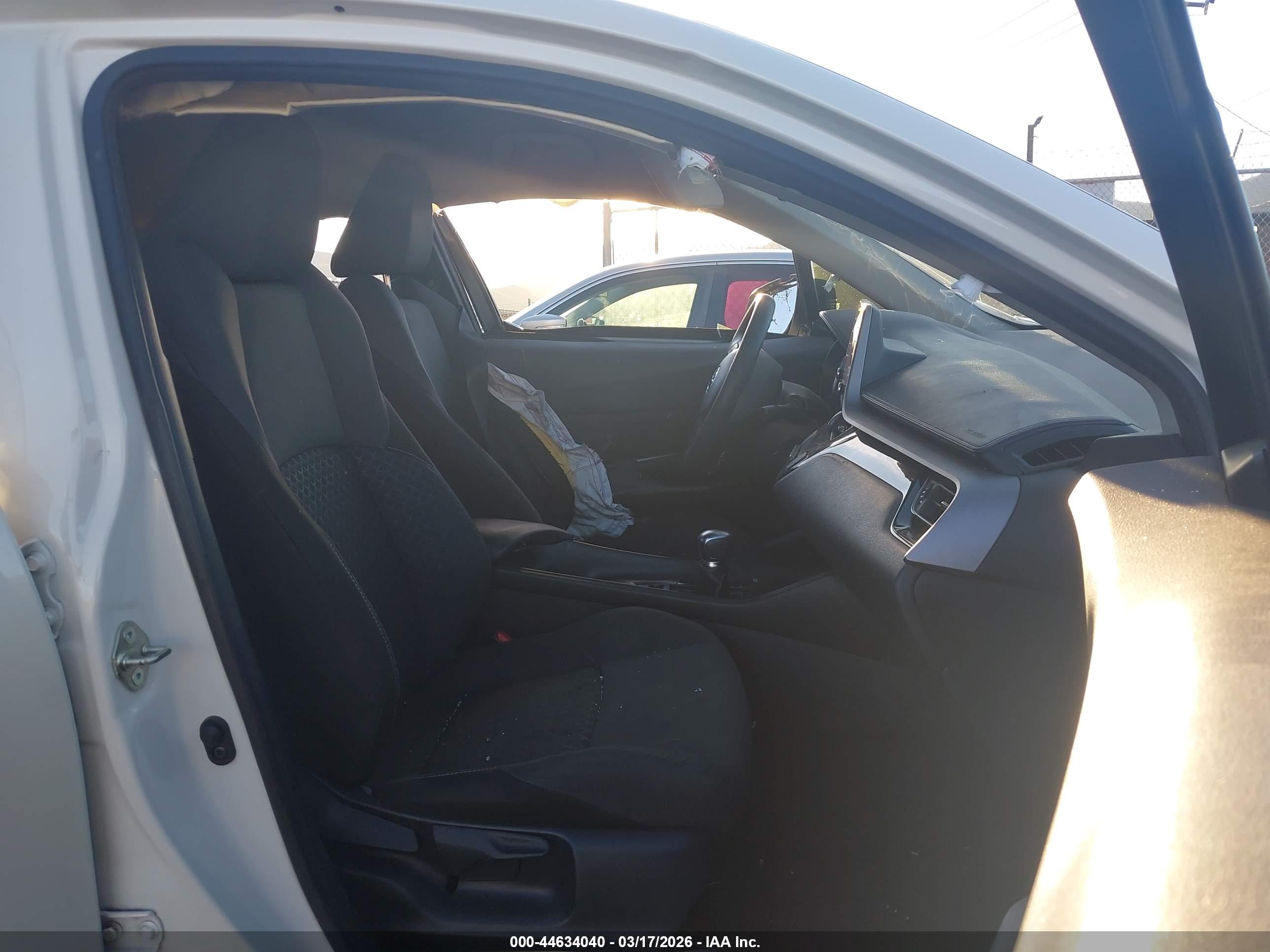 TOYOTA C-HR image 5