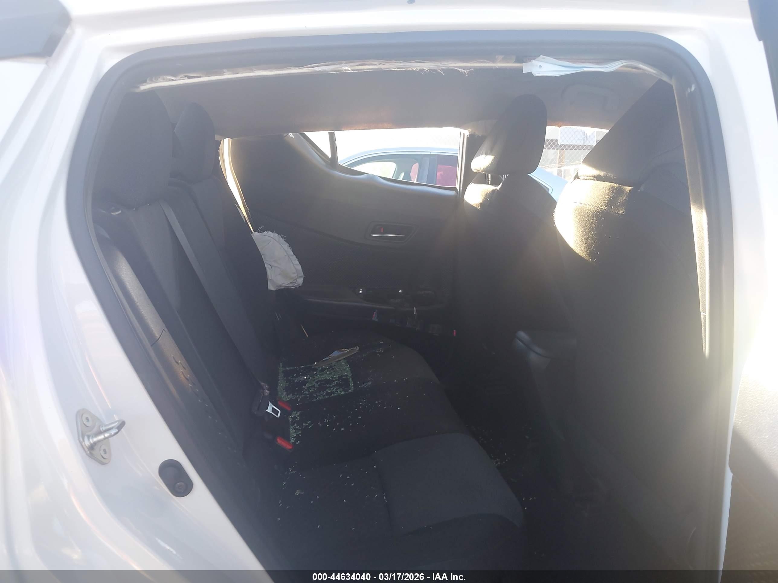 TOYOTA C-HR image 8