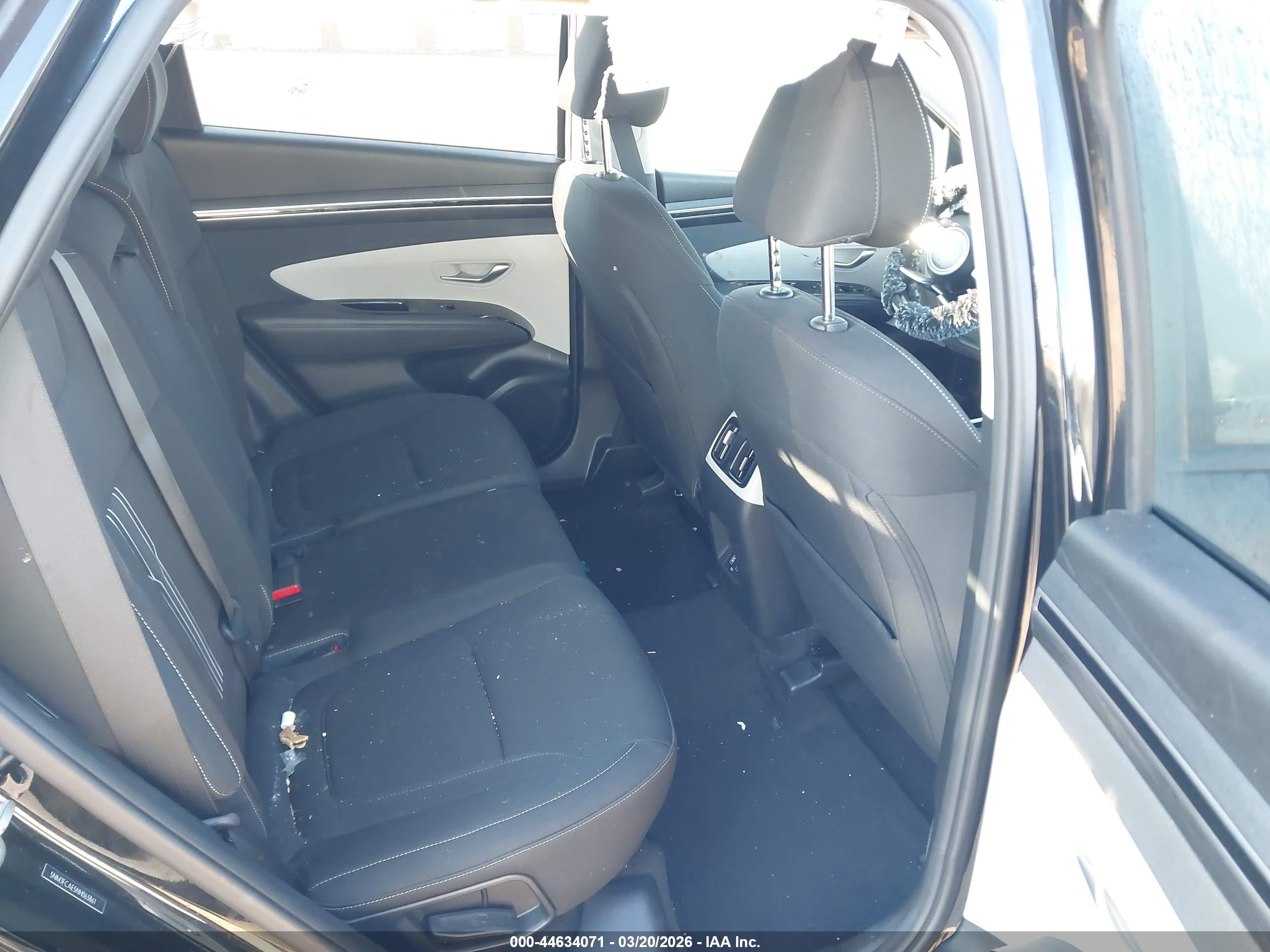 HYUNDAI TUCSON image 8