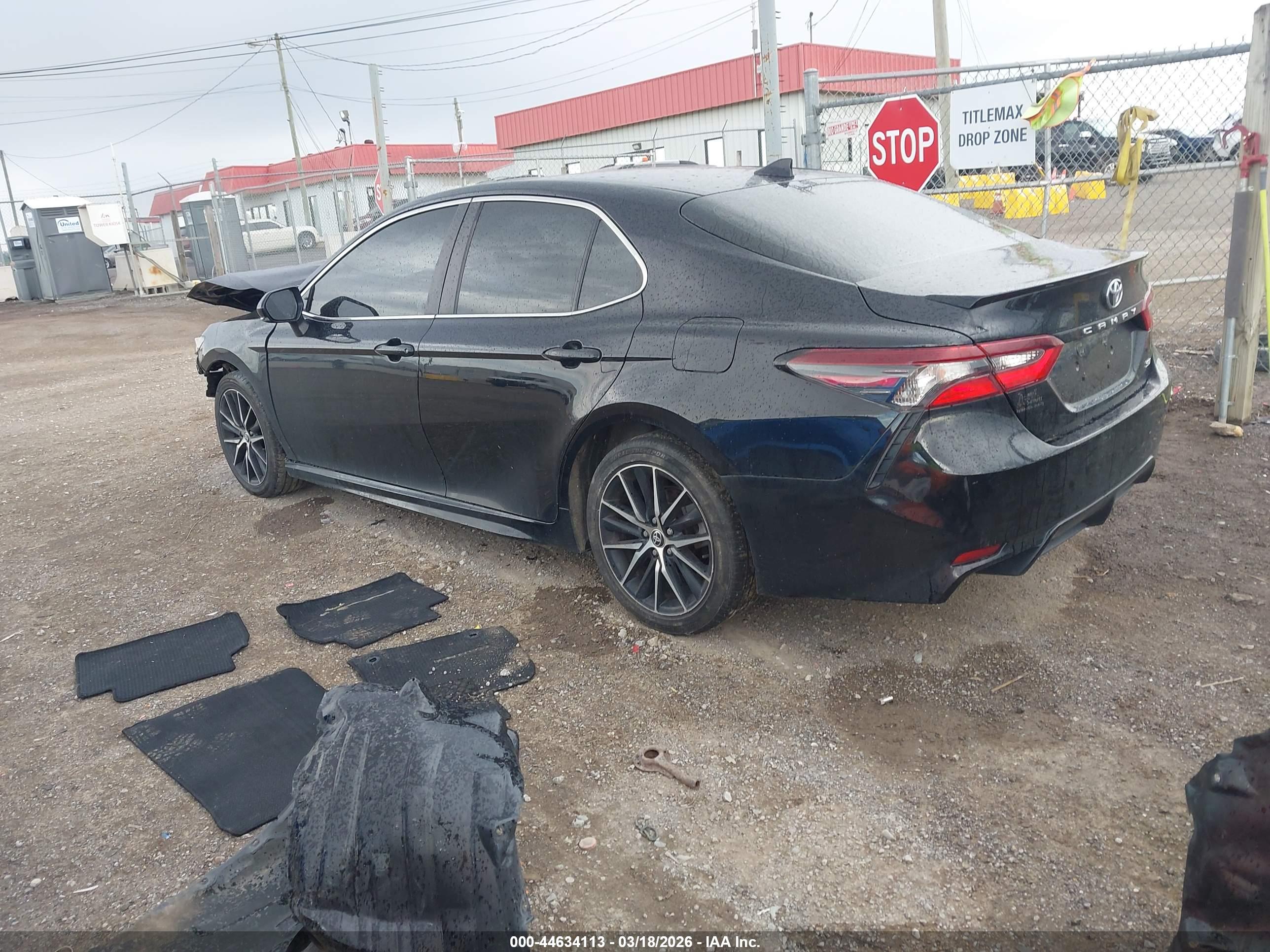 TOYOTA CAMRY image 3