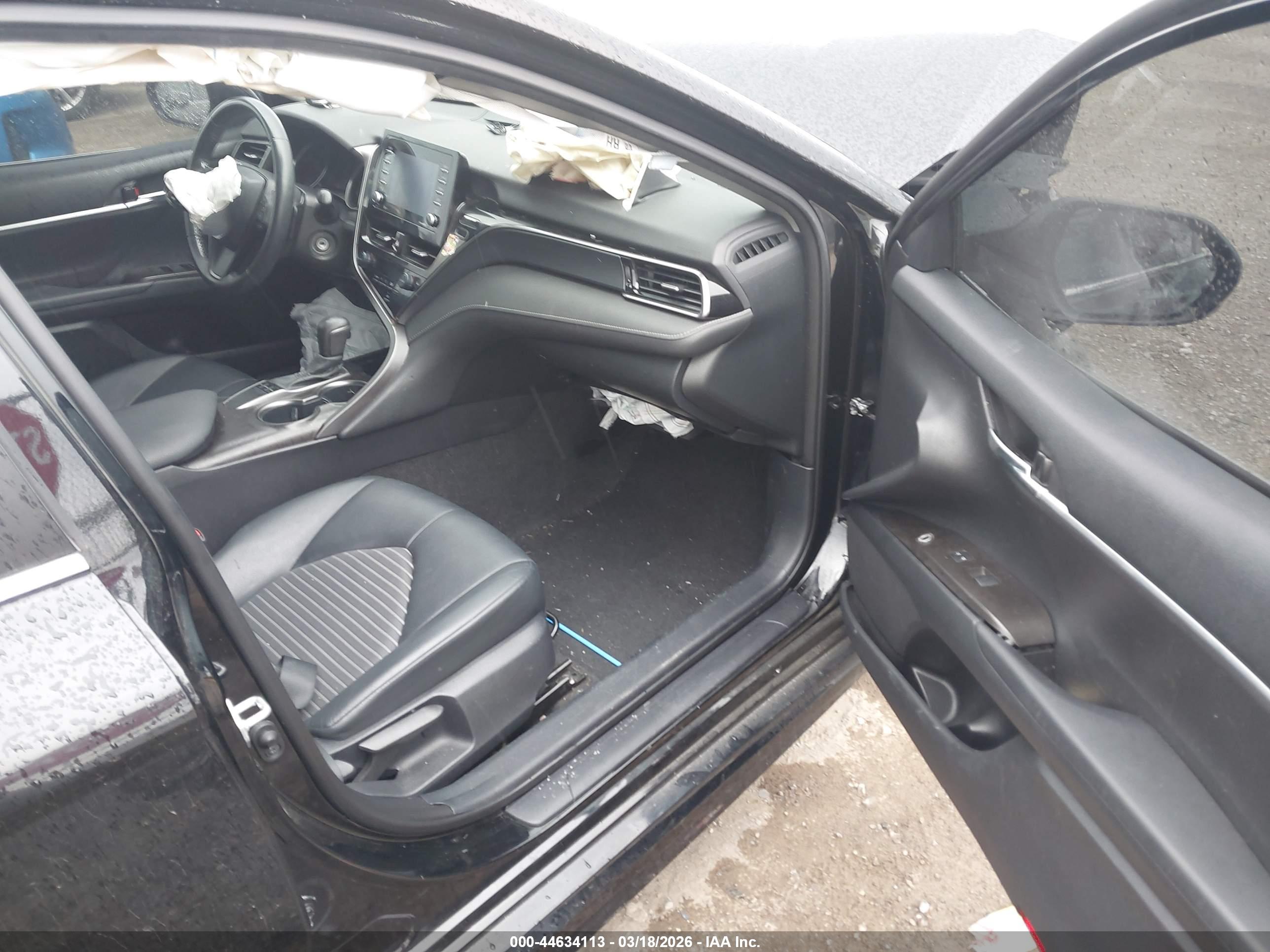 TOYOTA CAMRY image 5