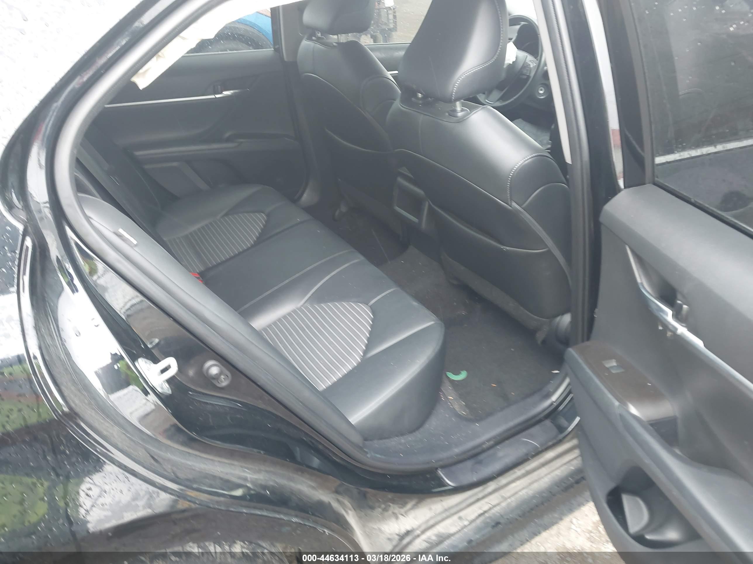 TOYOTA CAMRY image 8