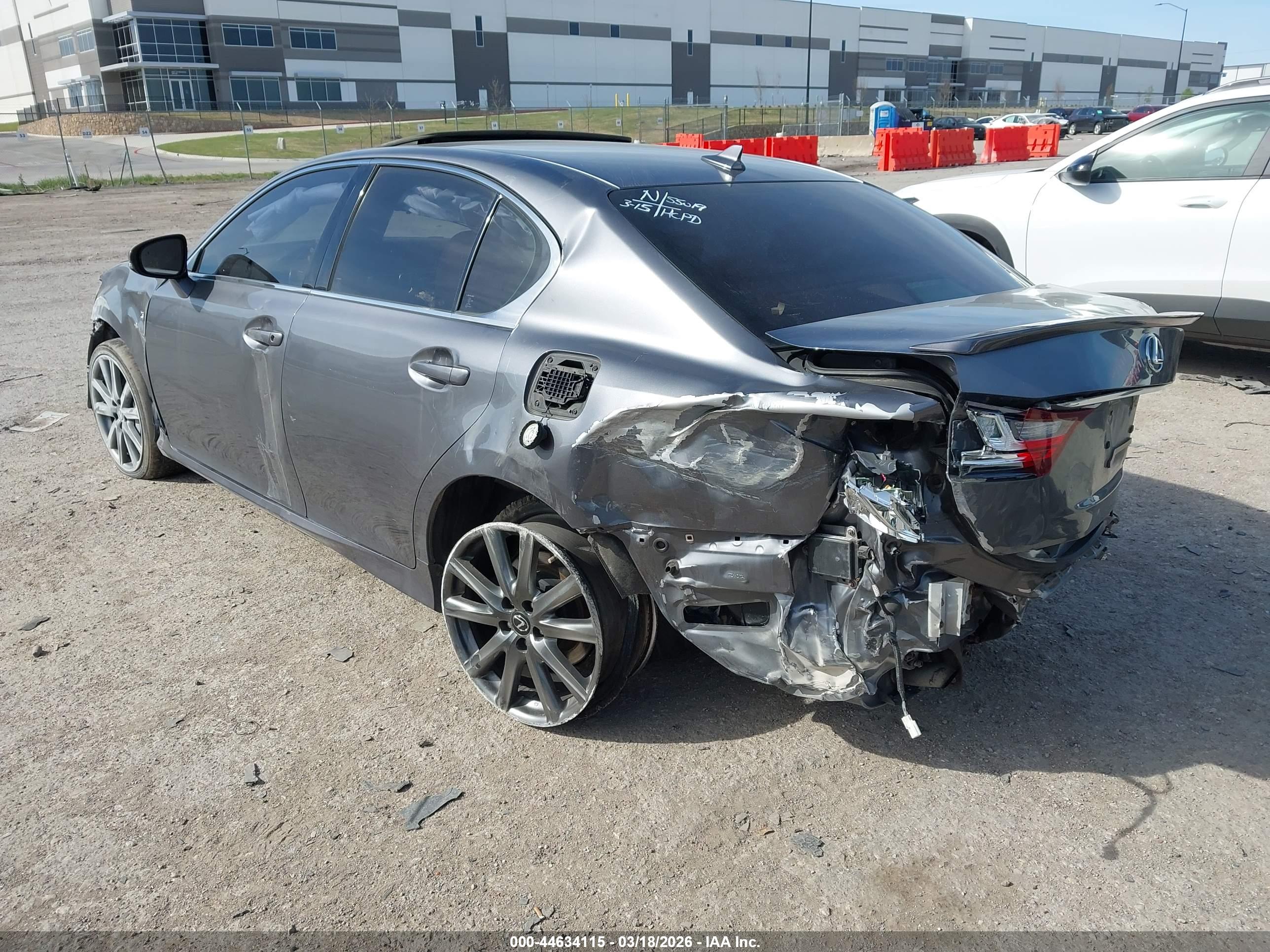 LEXUS GS image 3