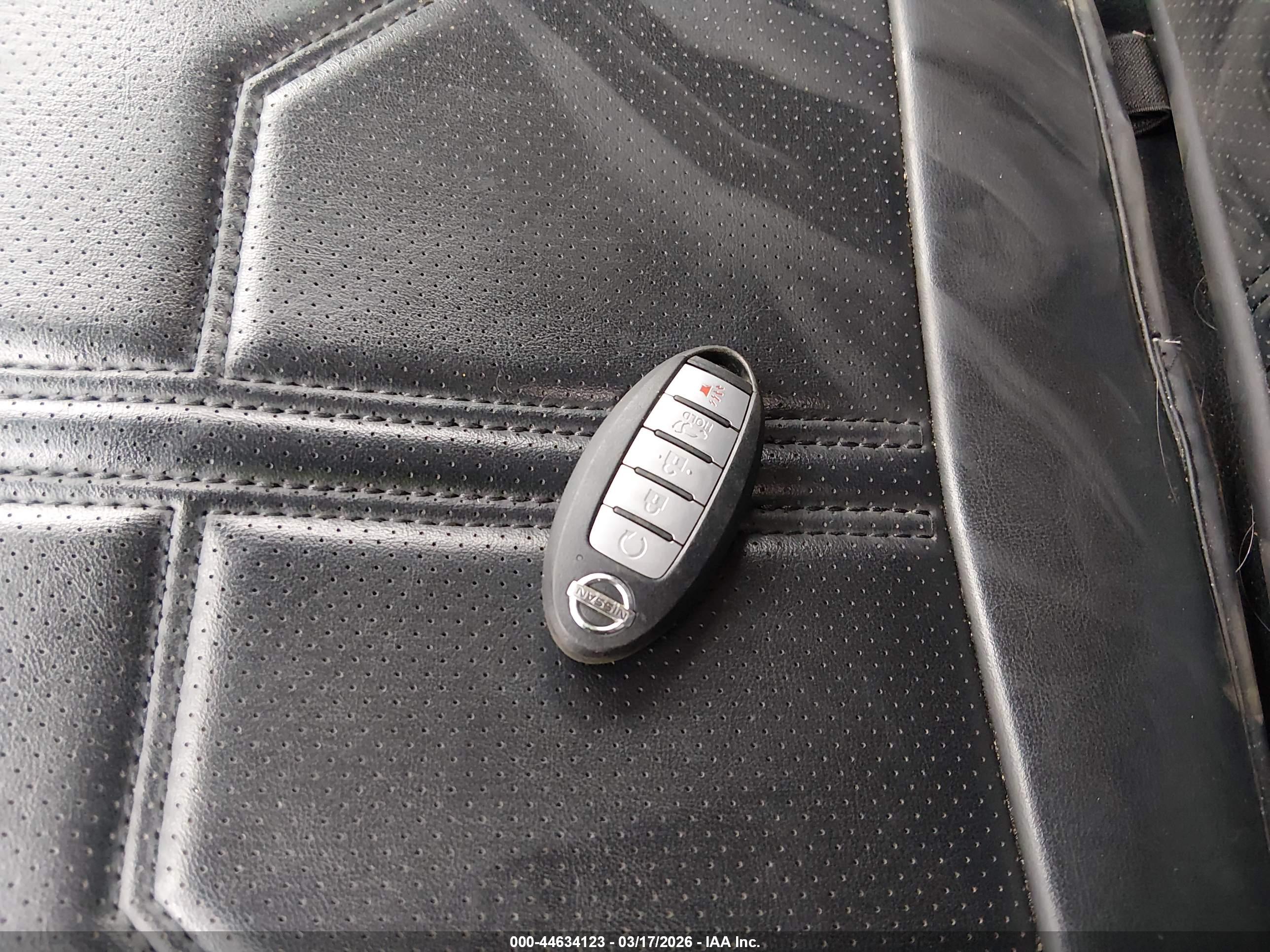 NISSAN ROGUE image 11