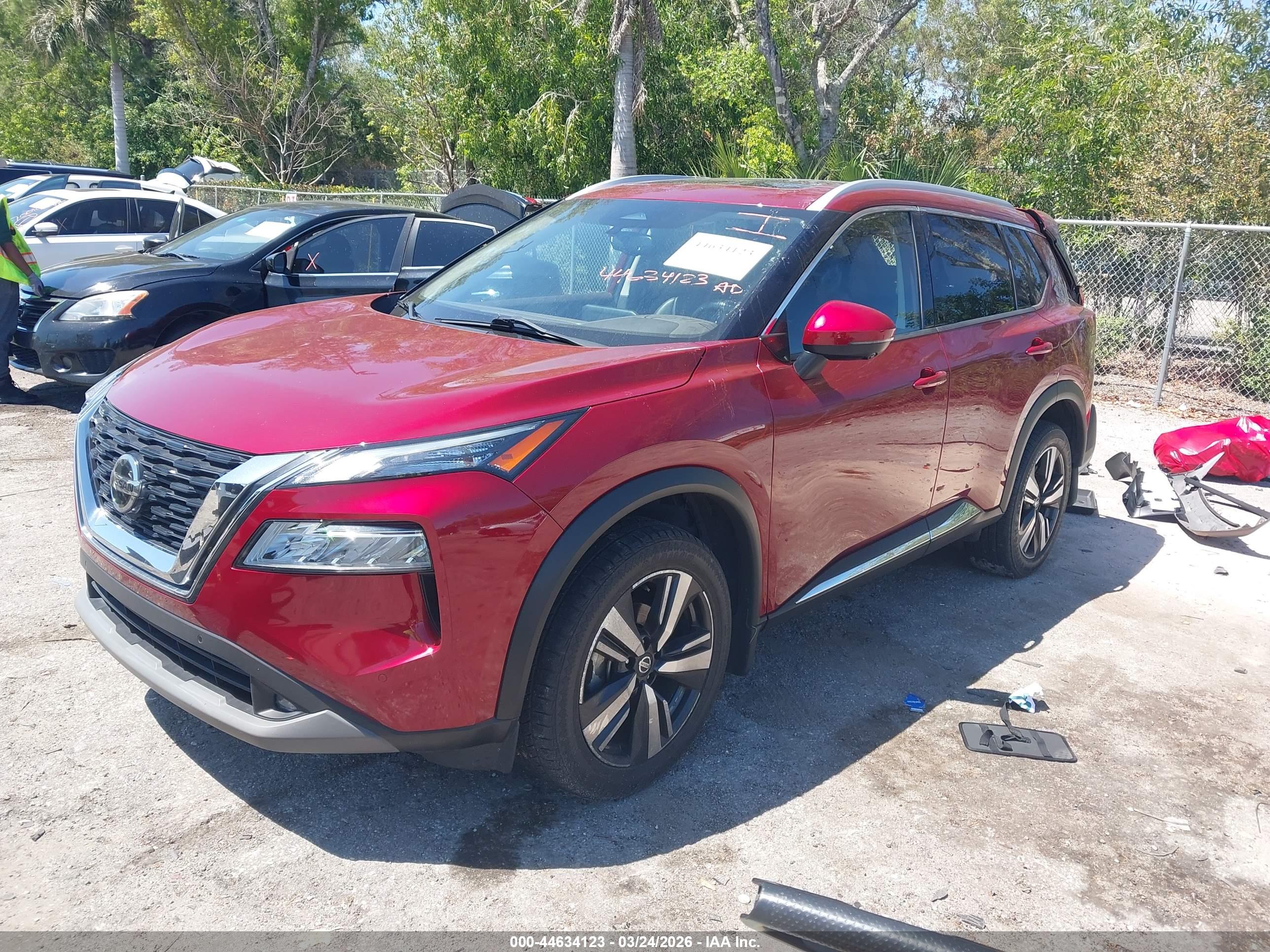 NISSAN ROGUE image 2