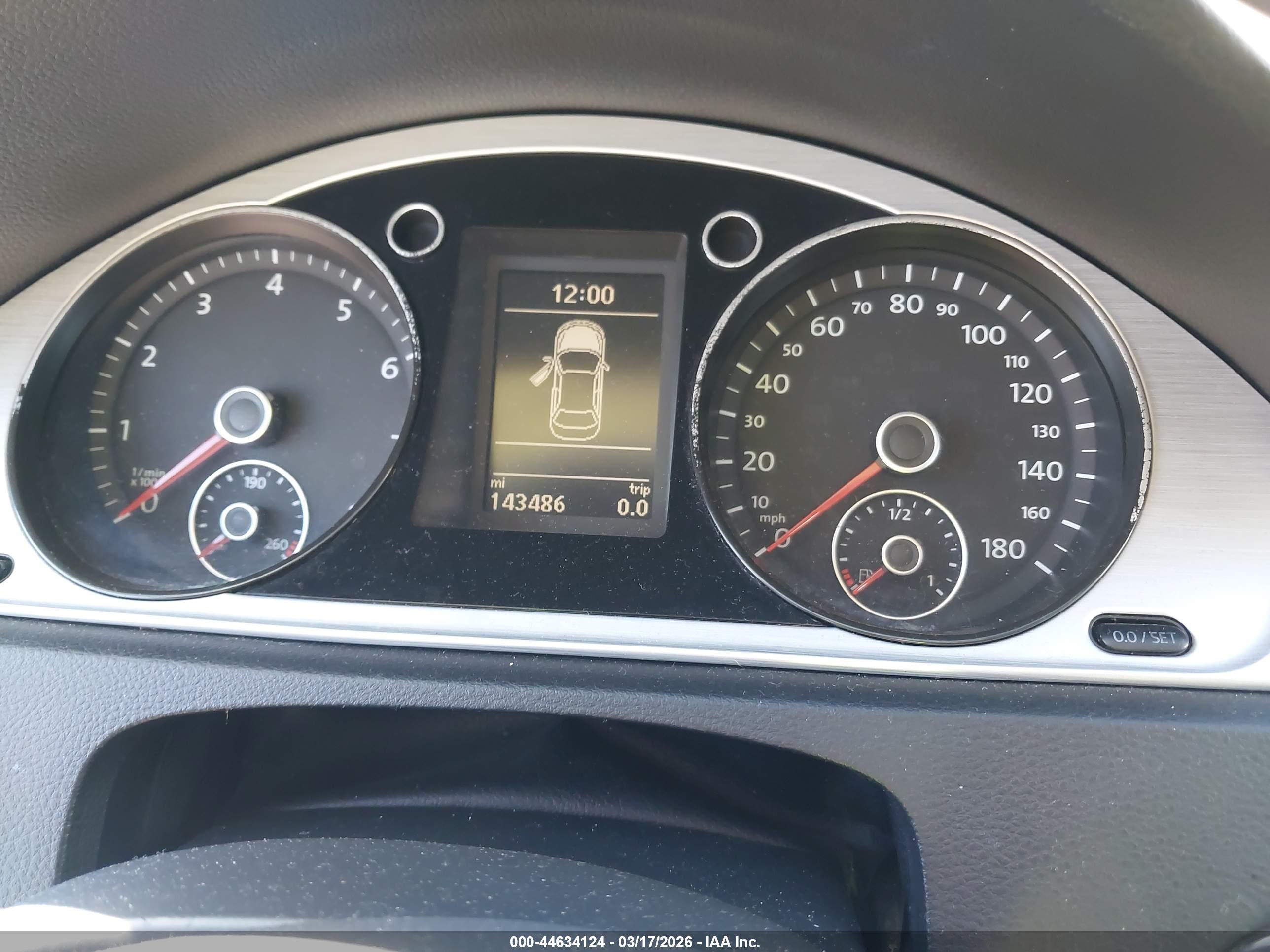 VOLKSWAGEN CC image 7