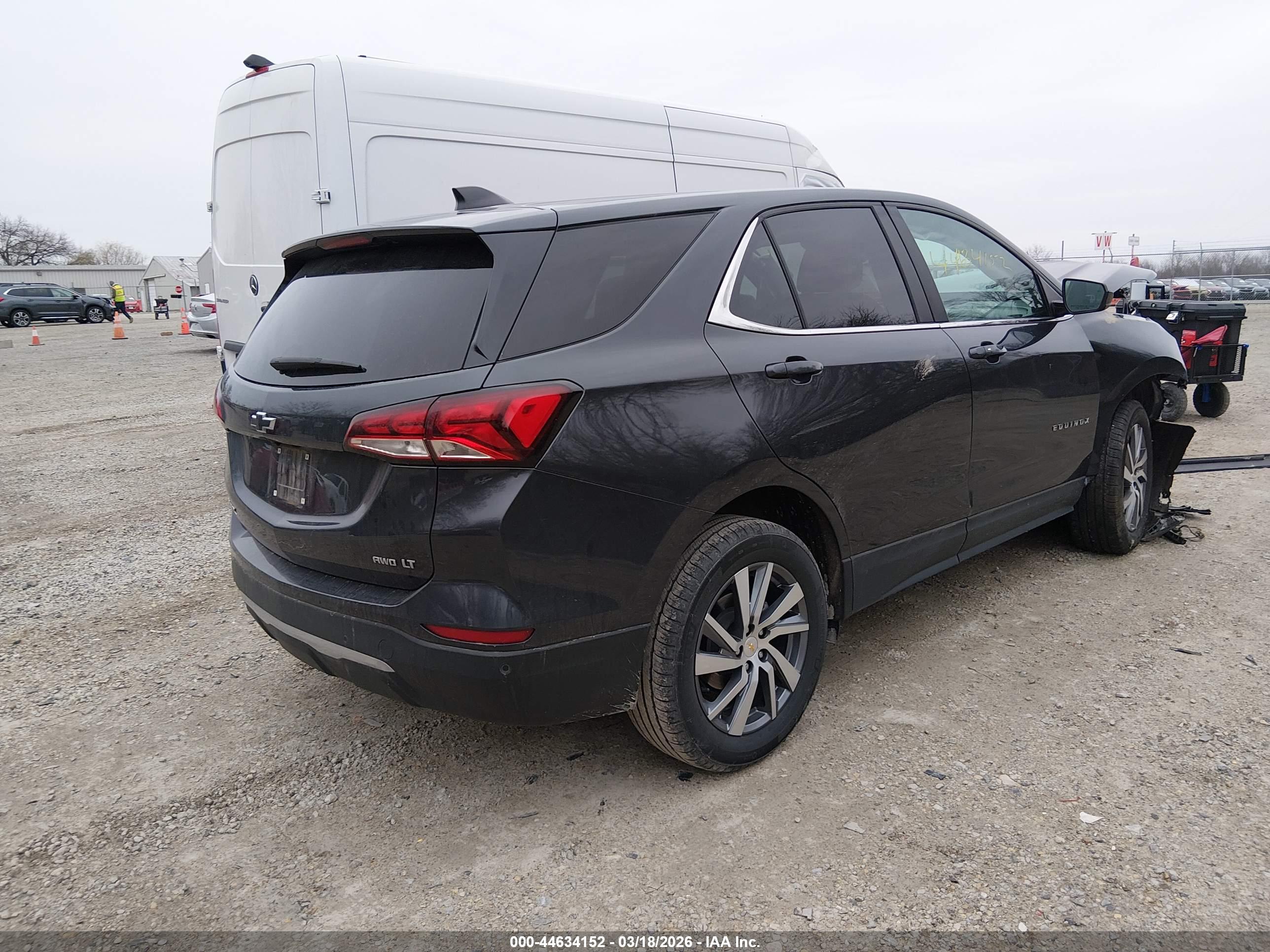 CHEVROLET EQUINOX image 4