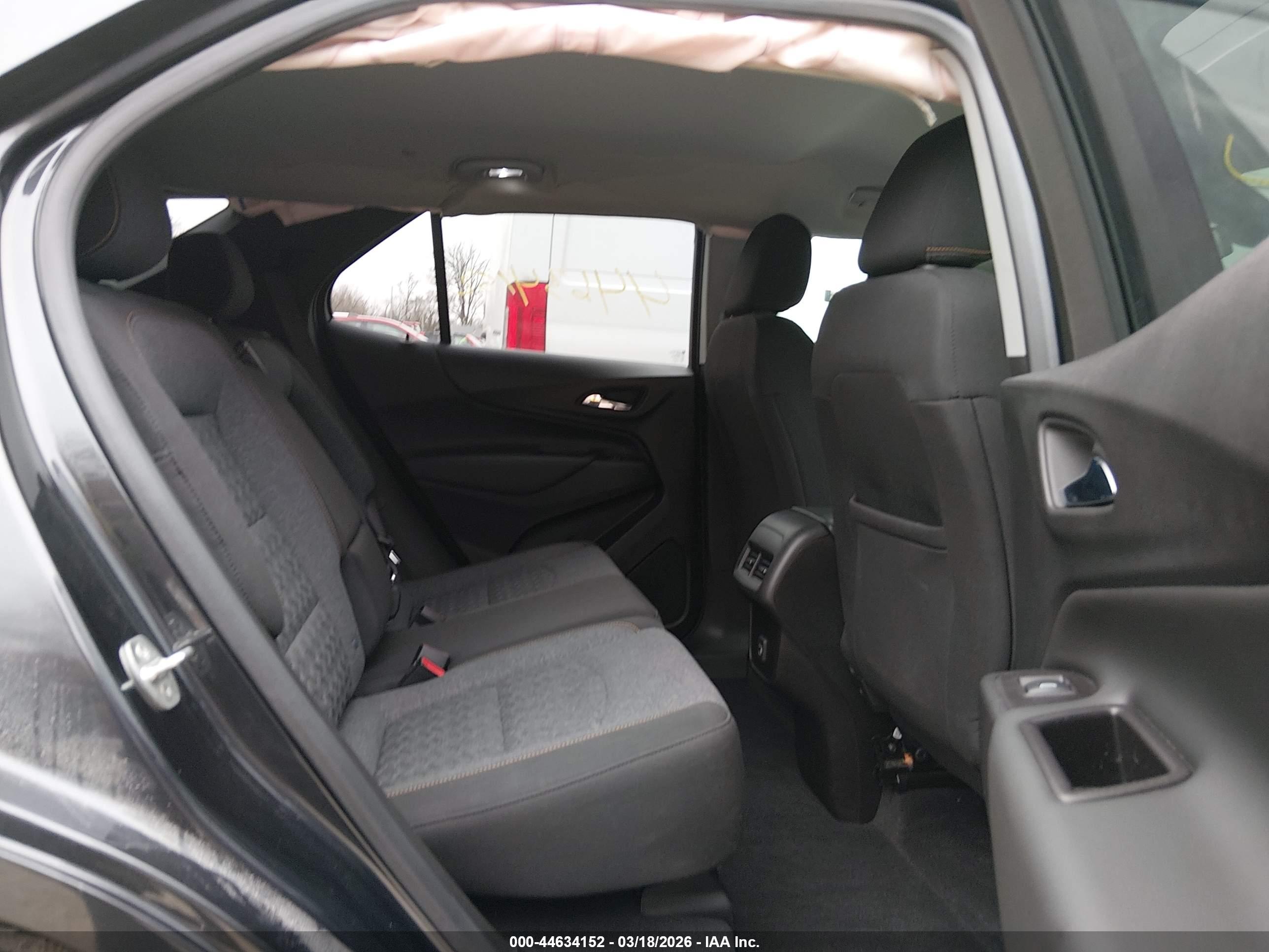 CHEVROLET EQUINOX image 8