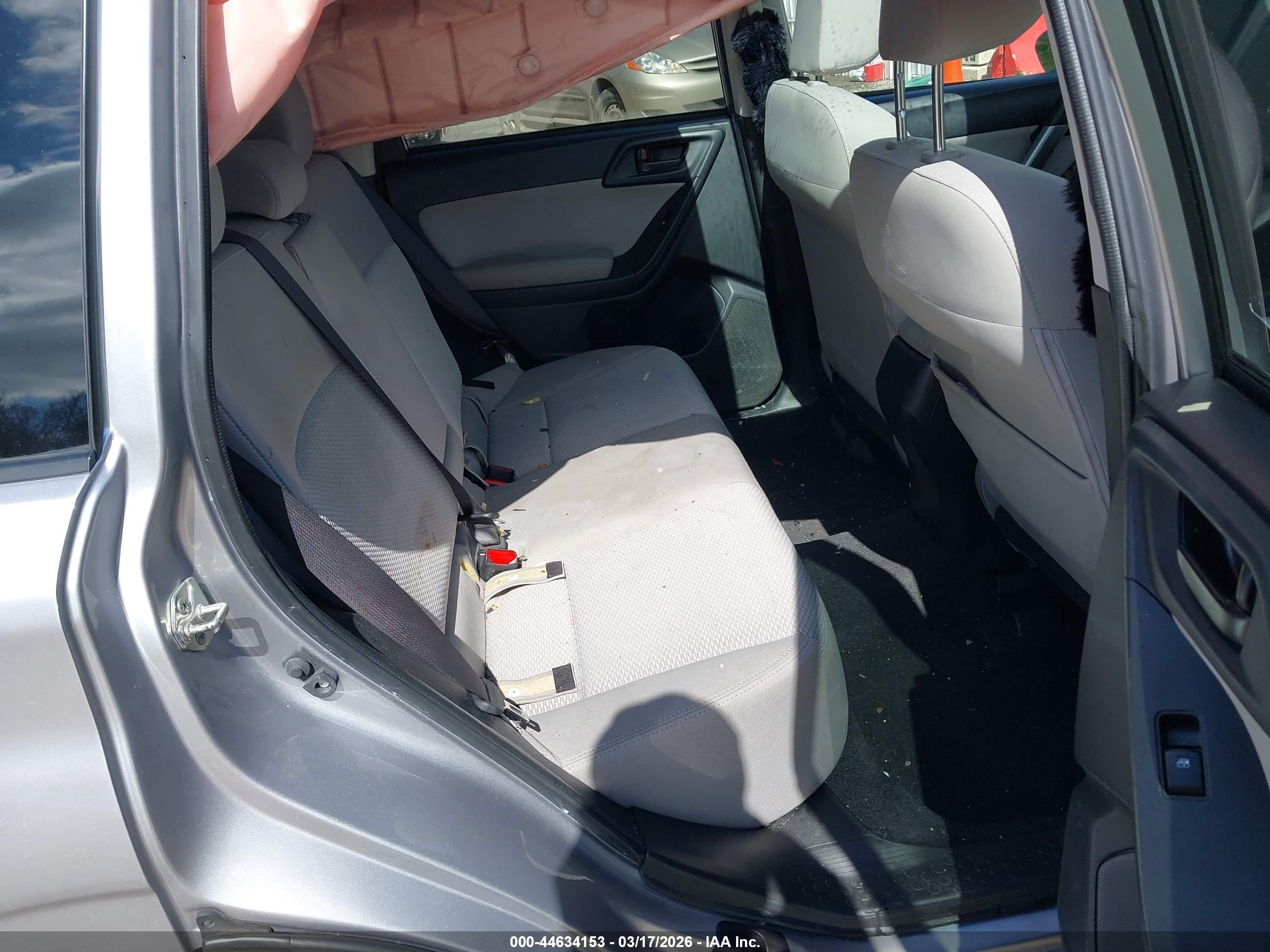 SUBARU FORESTER image 8