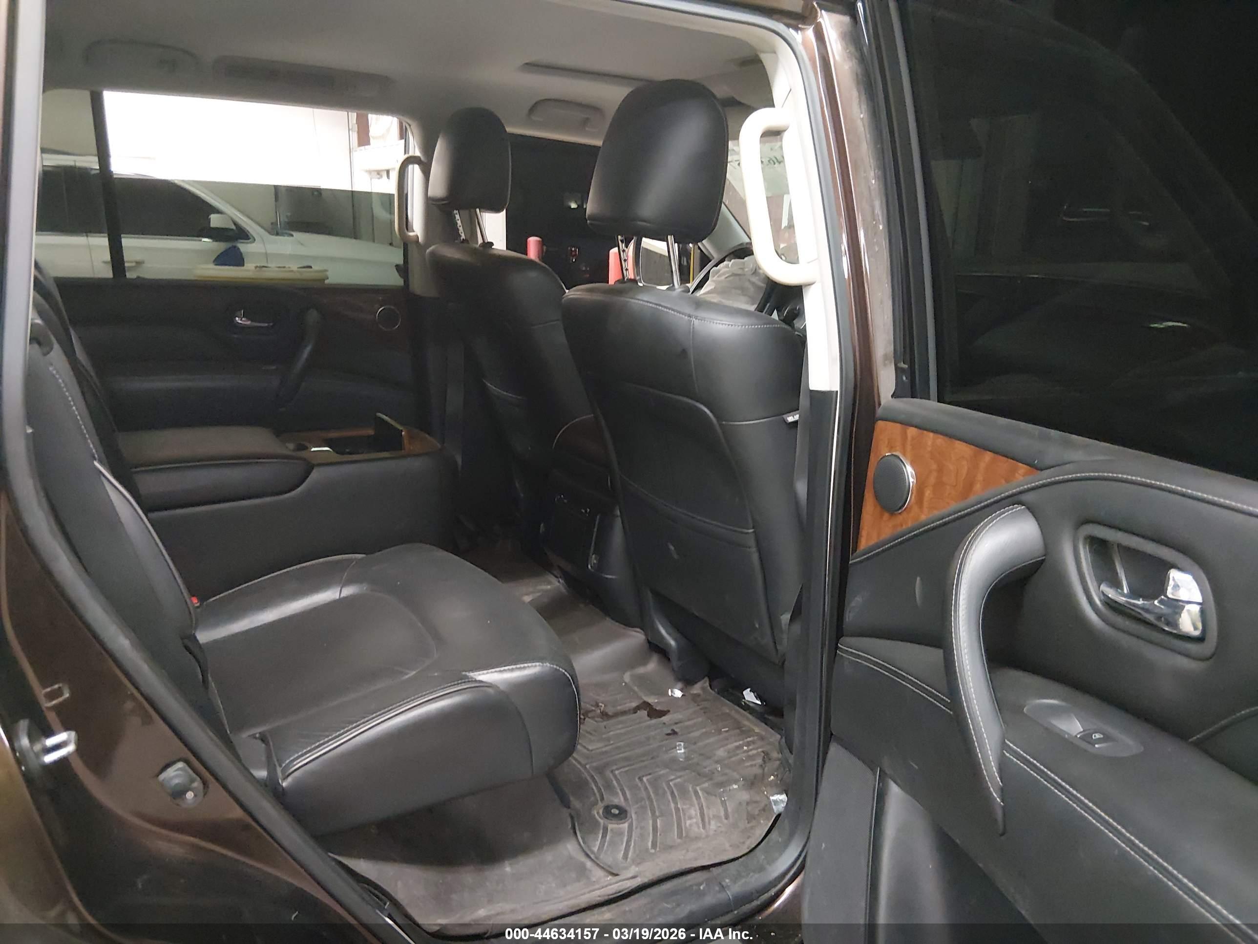 INFINITI QX80 image 8