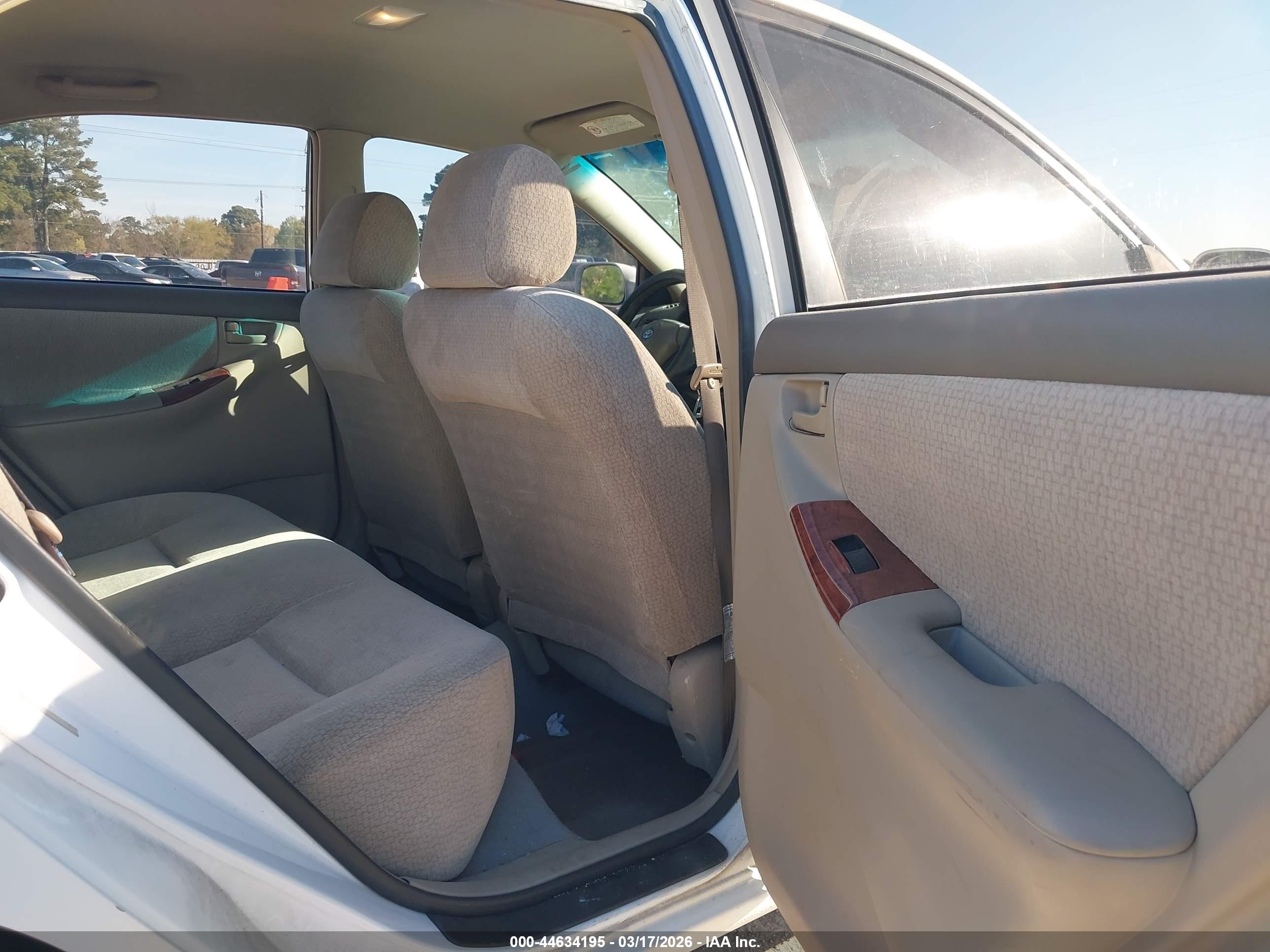 TOYOTA COROLLA image 8