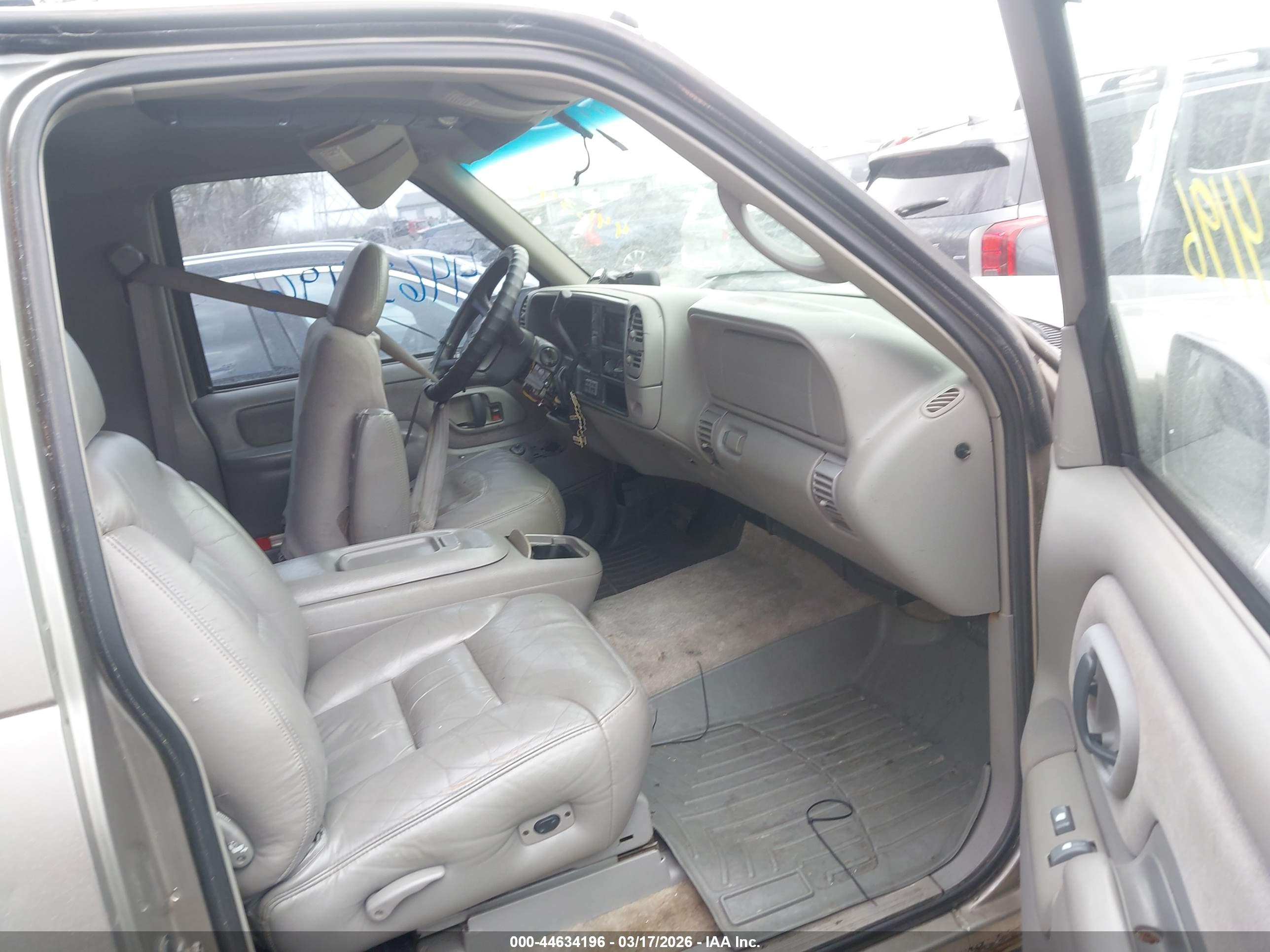 CHEVROLET TAHOE image 5