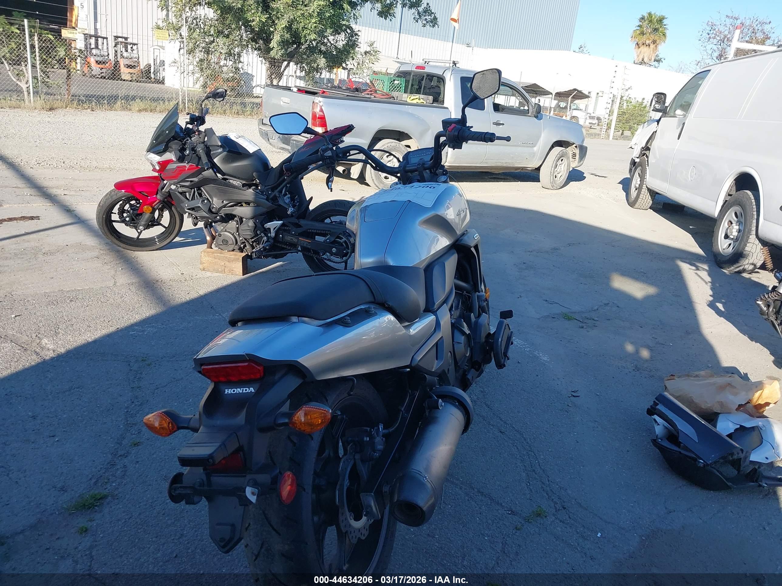 HONDA CTX700 image 6