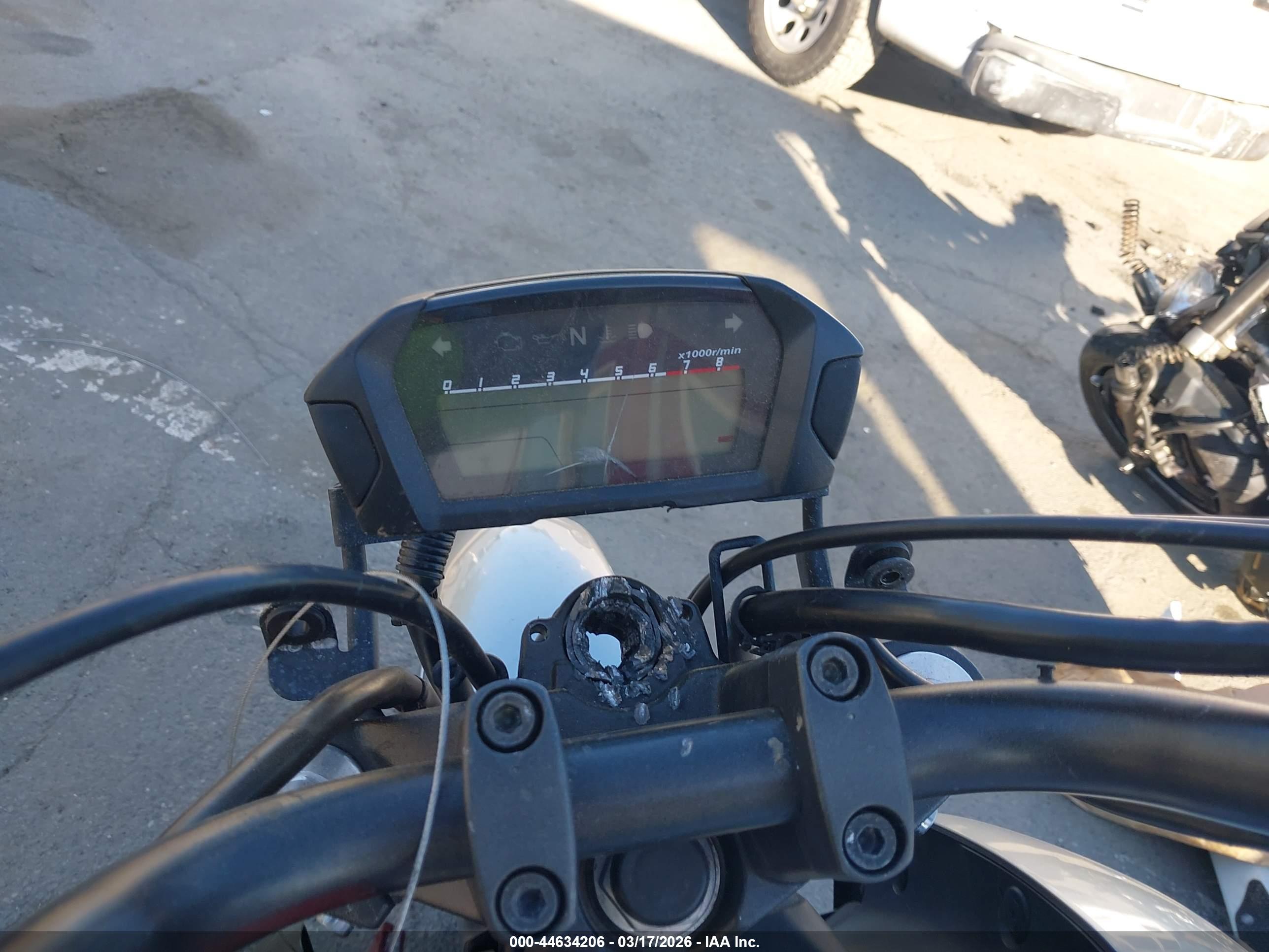 HONDA CTX700 image 7