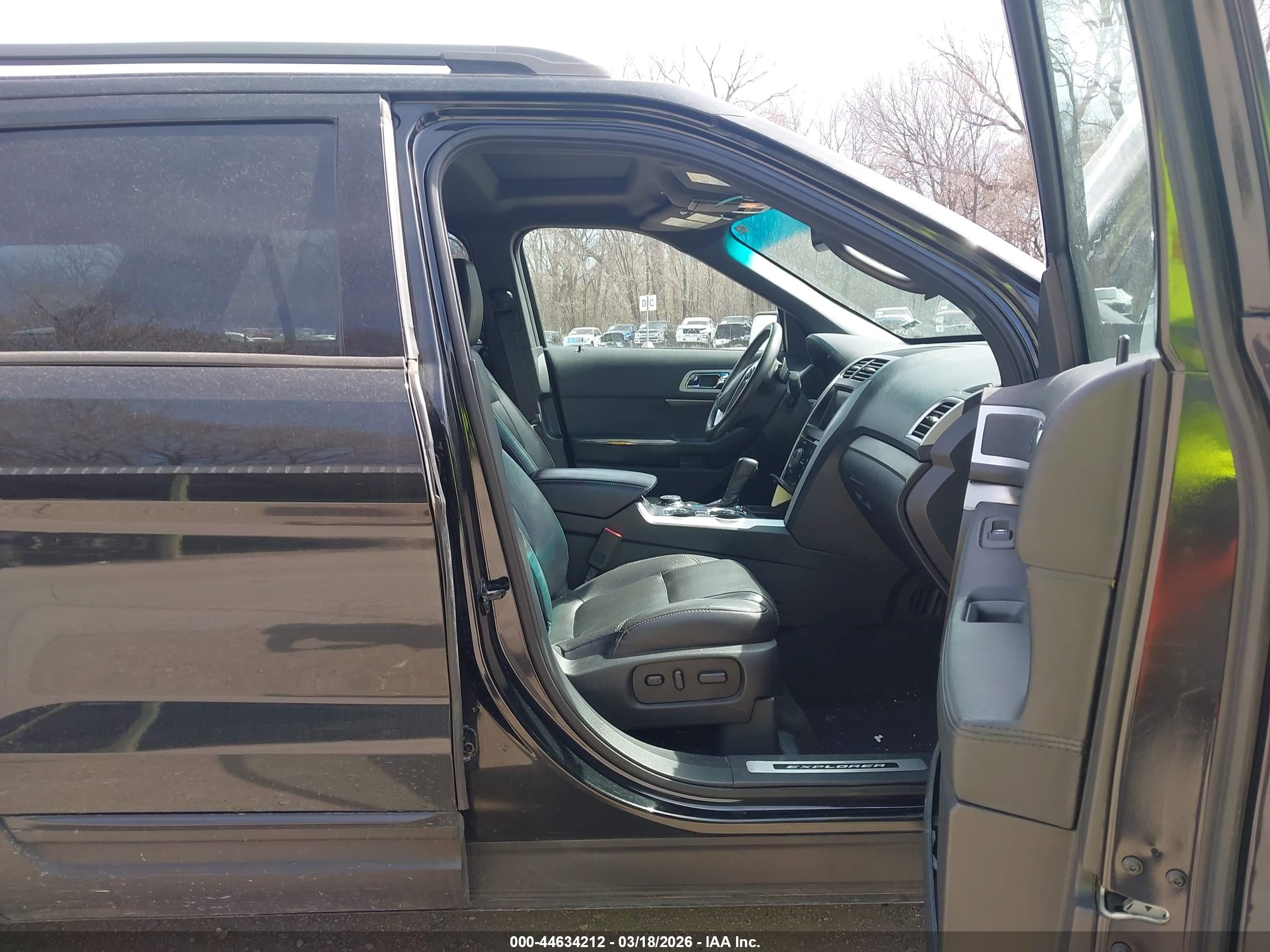 FORD EXPLORER image 5