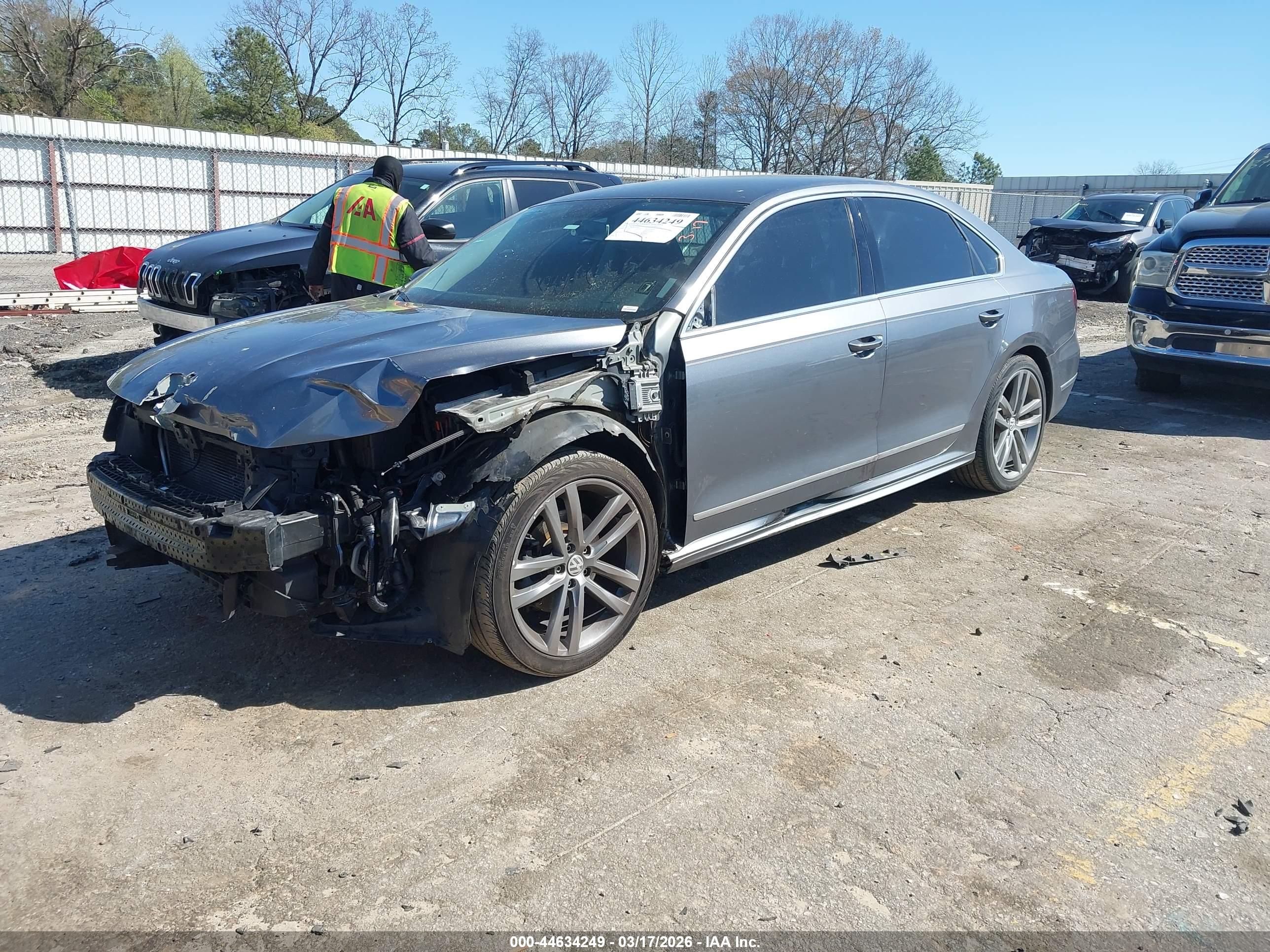 VOLKSWAGEN PASSAT image 2