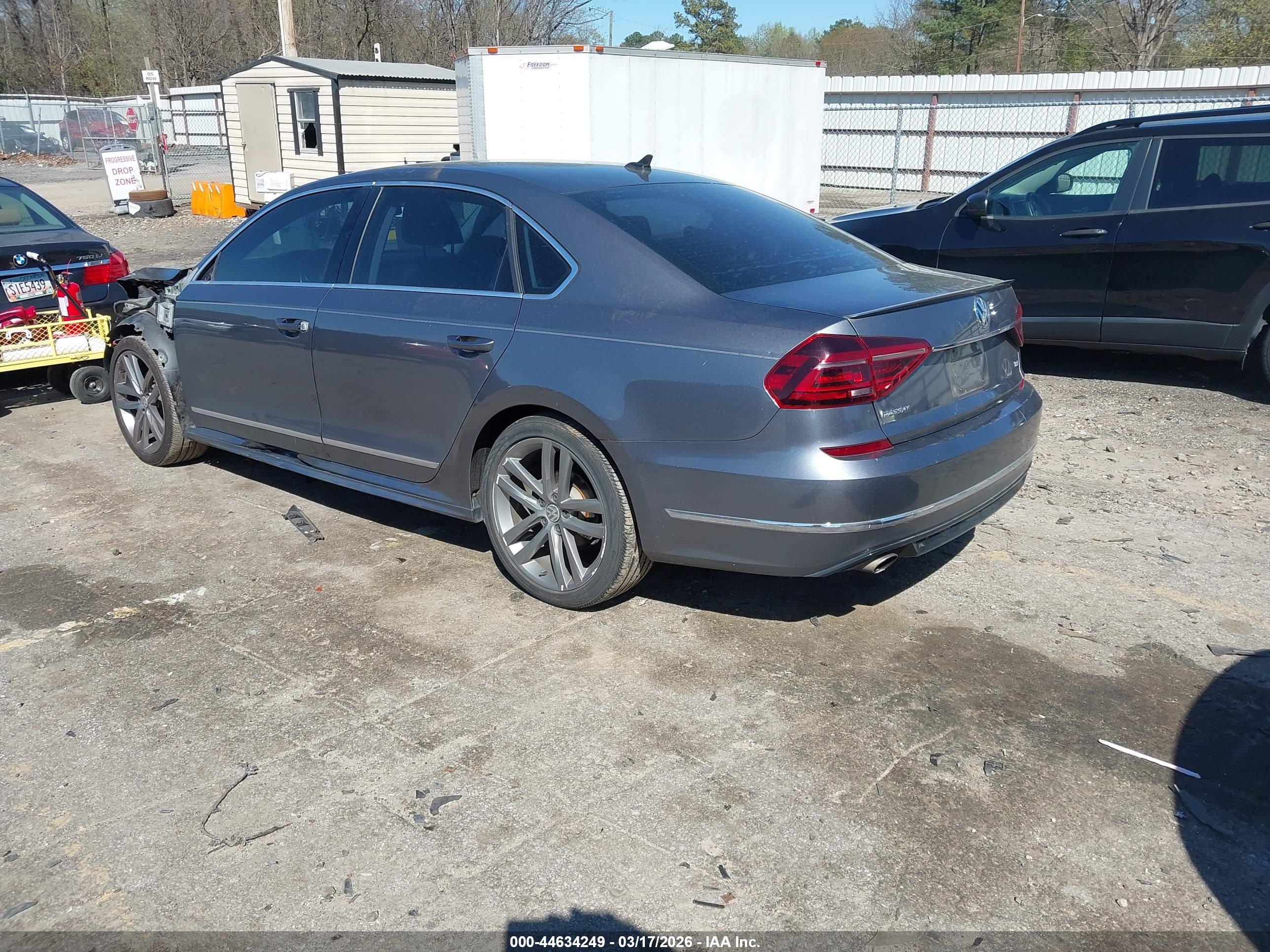 VOLKSWAGEN PASSAT image 3