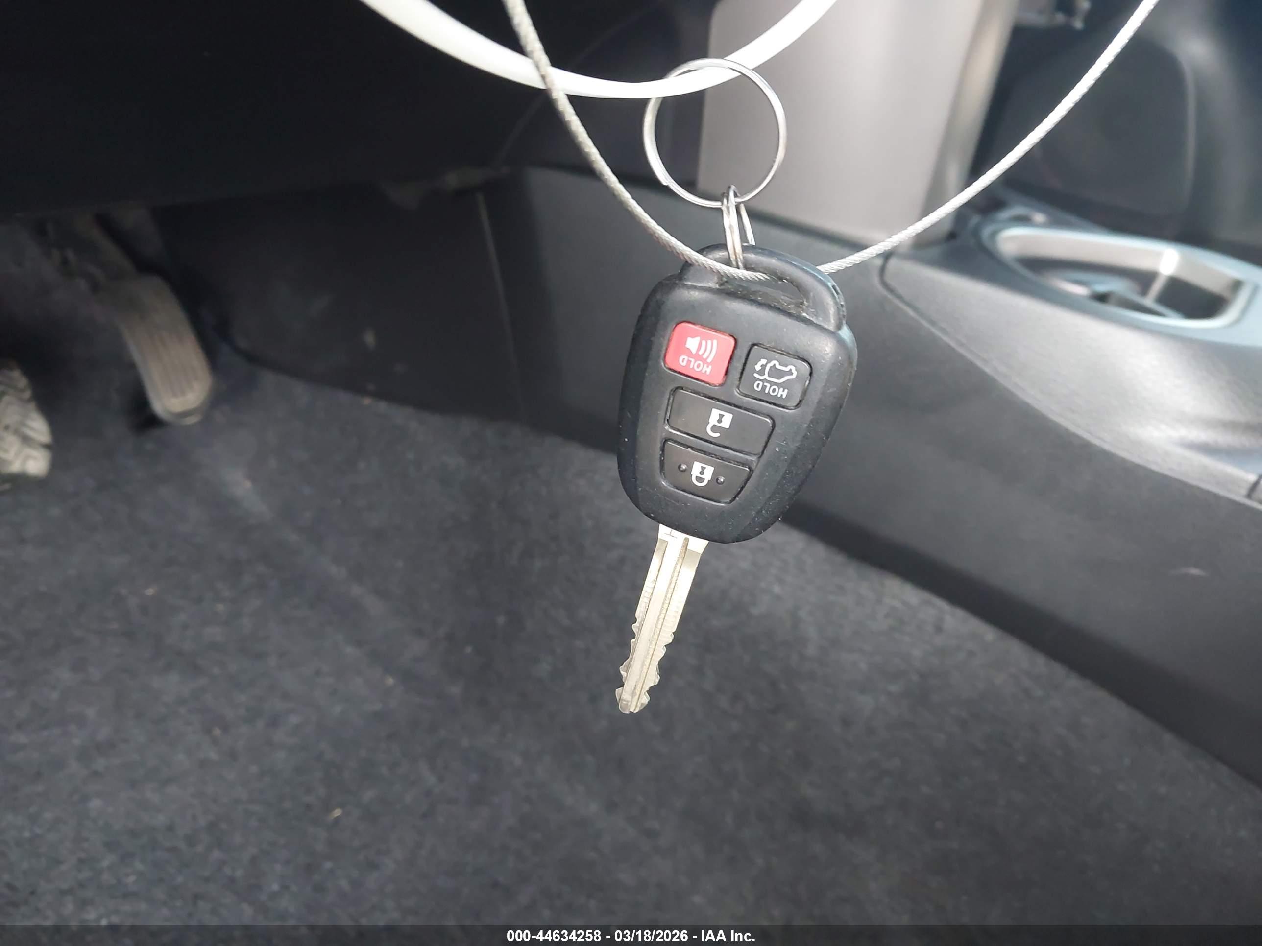 TOYOTA RAV4 image 11