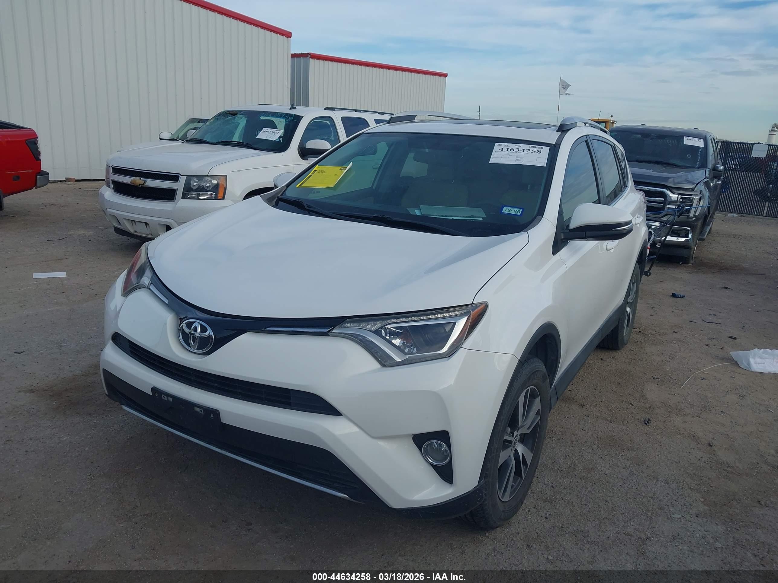 TOYOTA RAV4 image 2