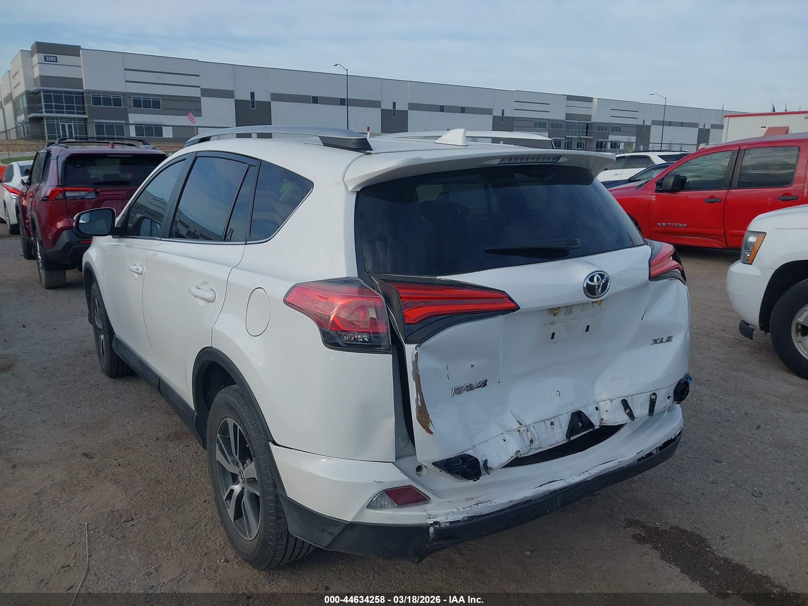 TOYOTA RAV4 image 3