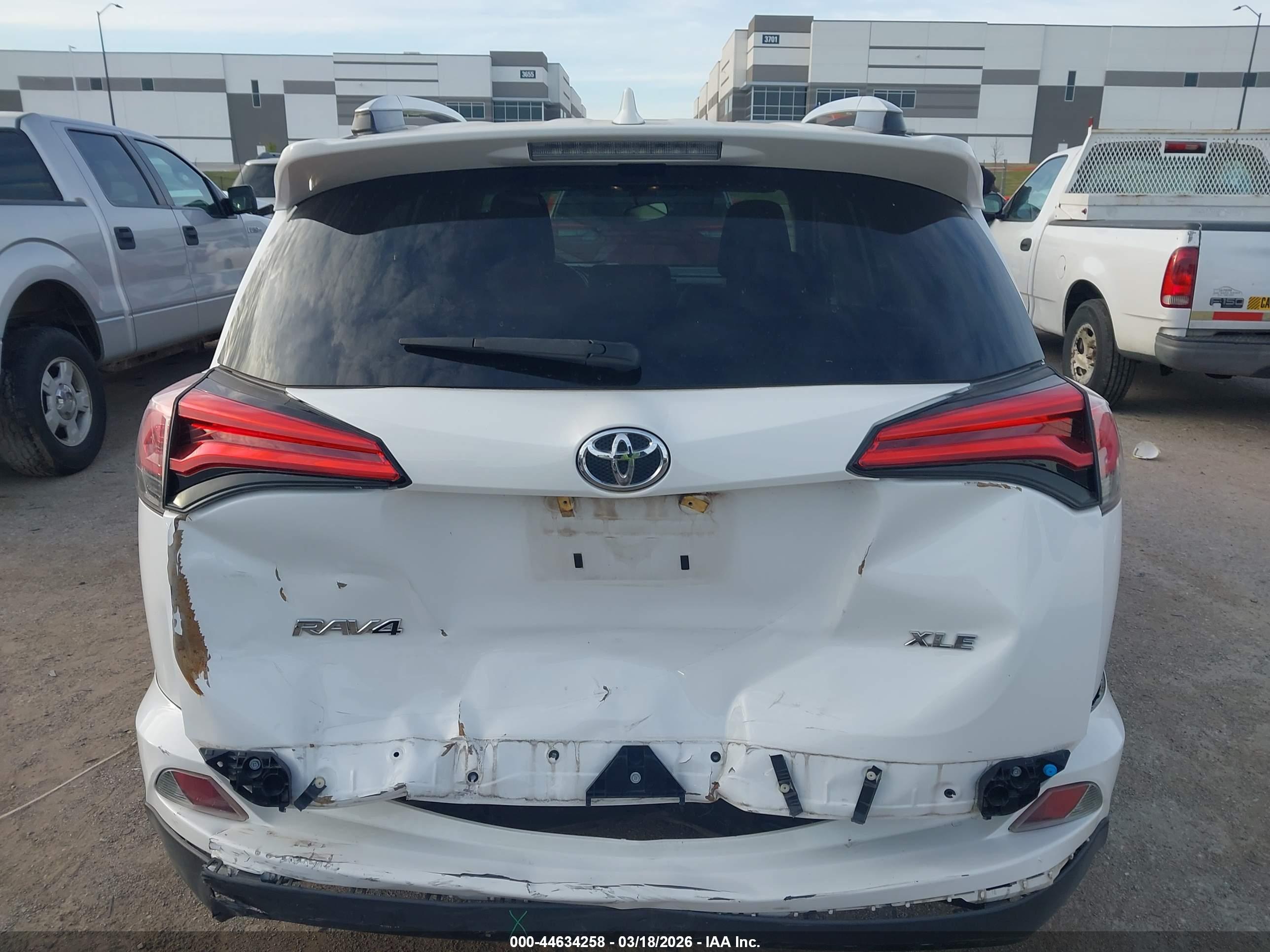 TOYOTA RAV4 image 6
