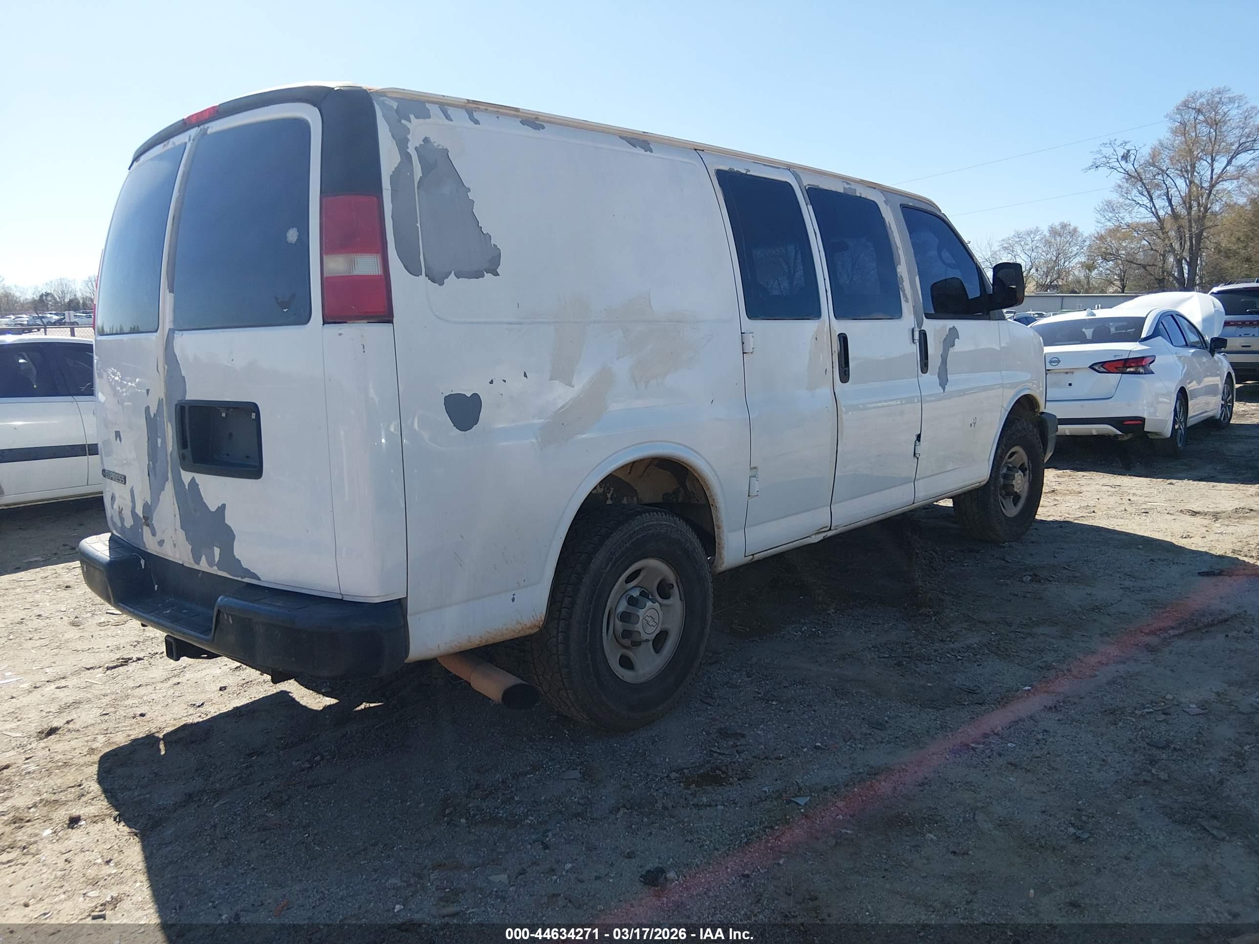 CHEVROLET EXPRESS image 4