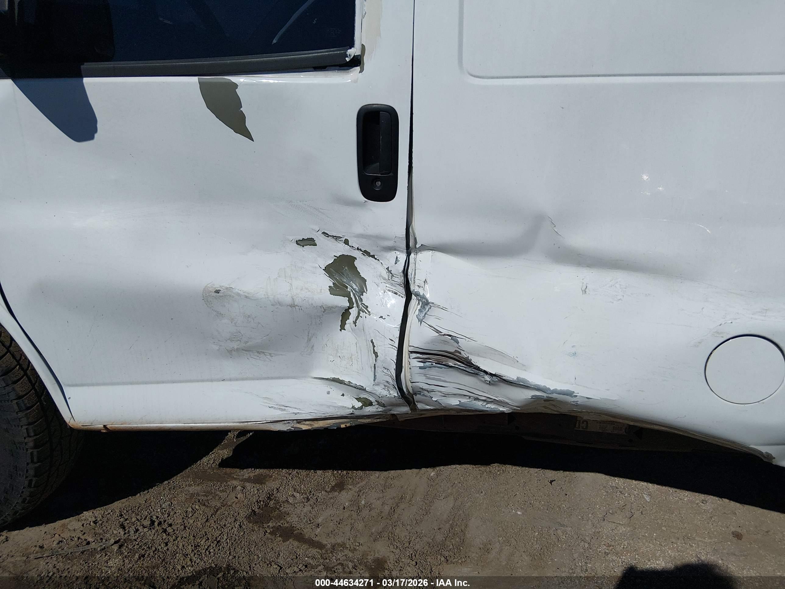 CHEVROLET EXPRESS image 6