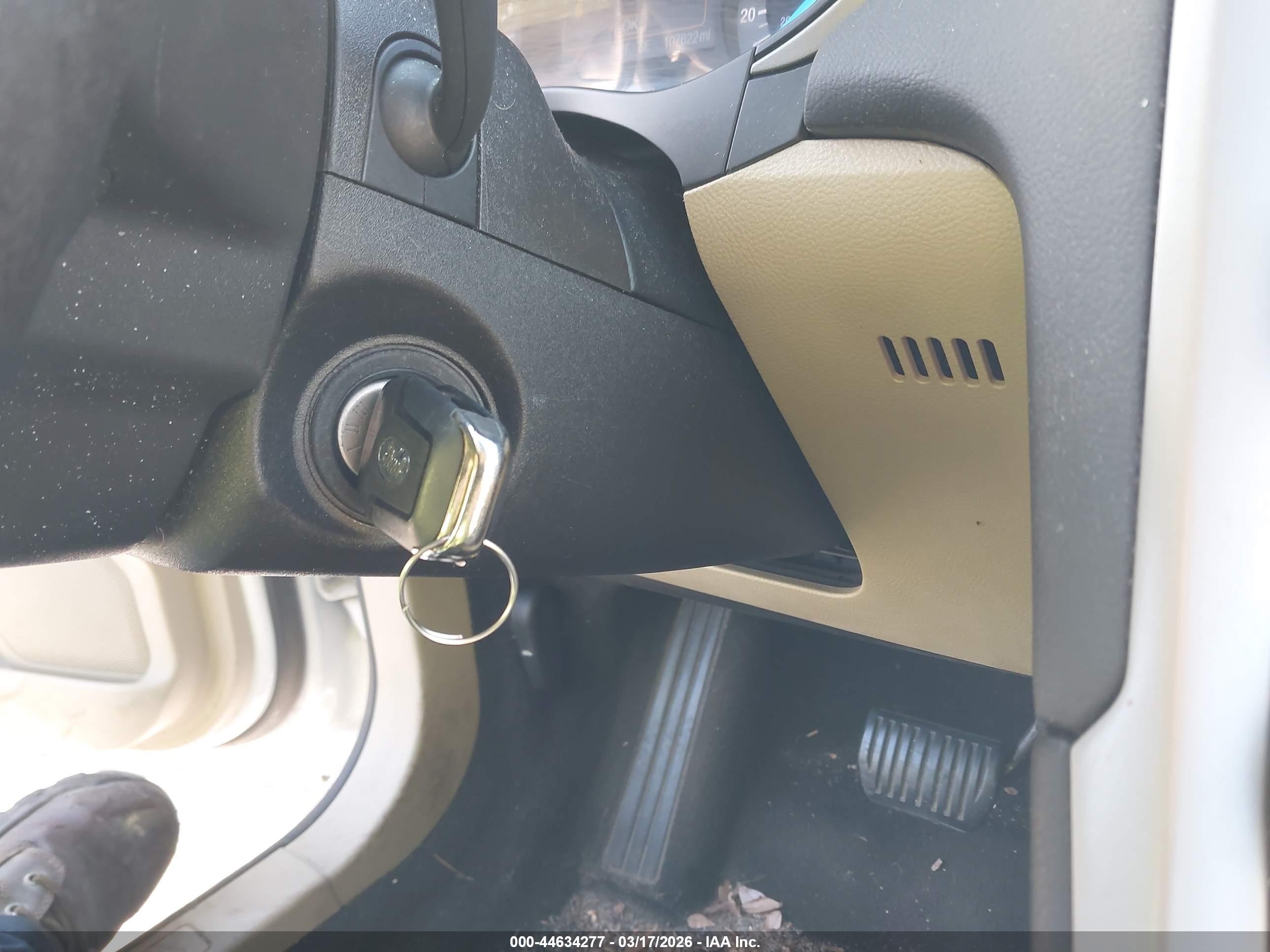 FORD FUSION image 11