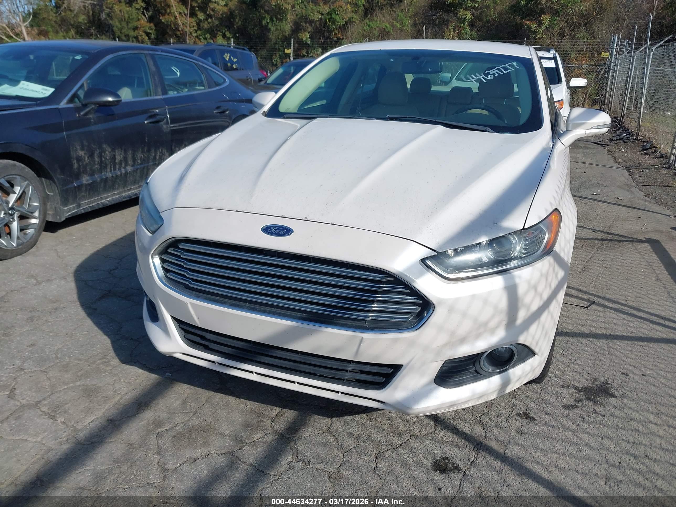 FORD FUSION image 6