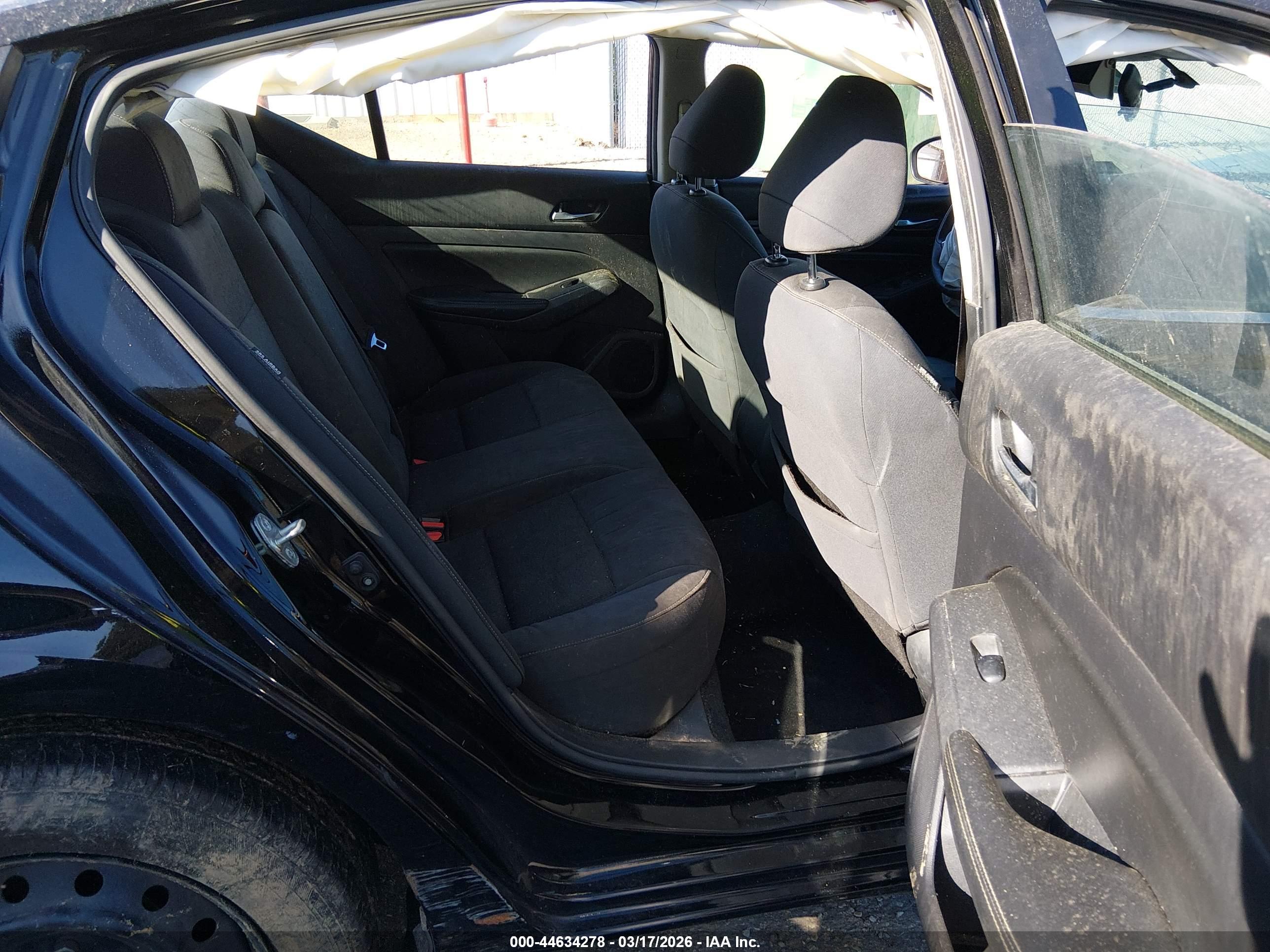 NISSAN ALTIMA image 8