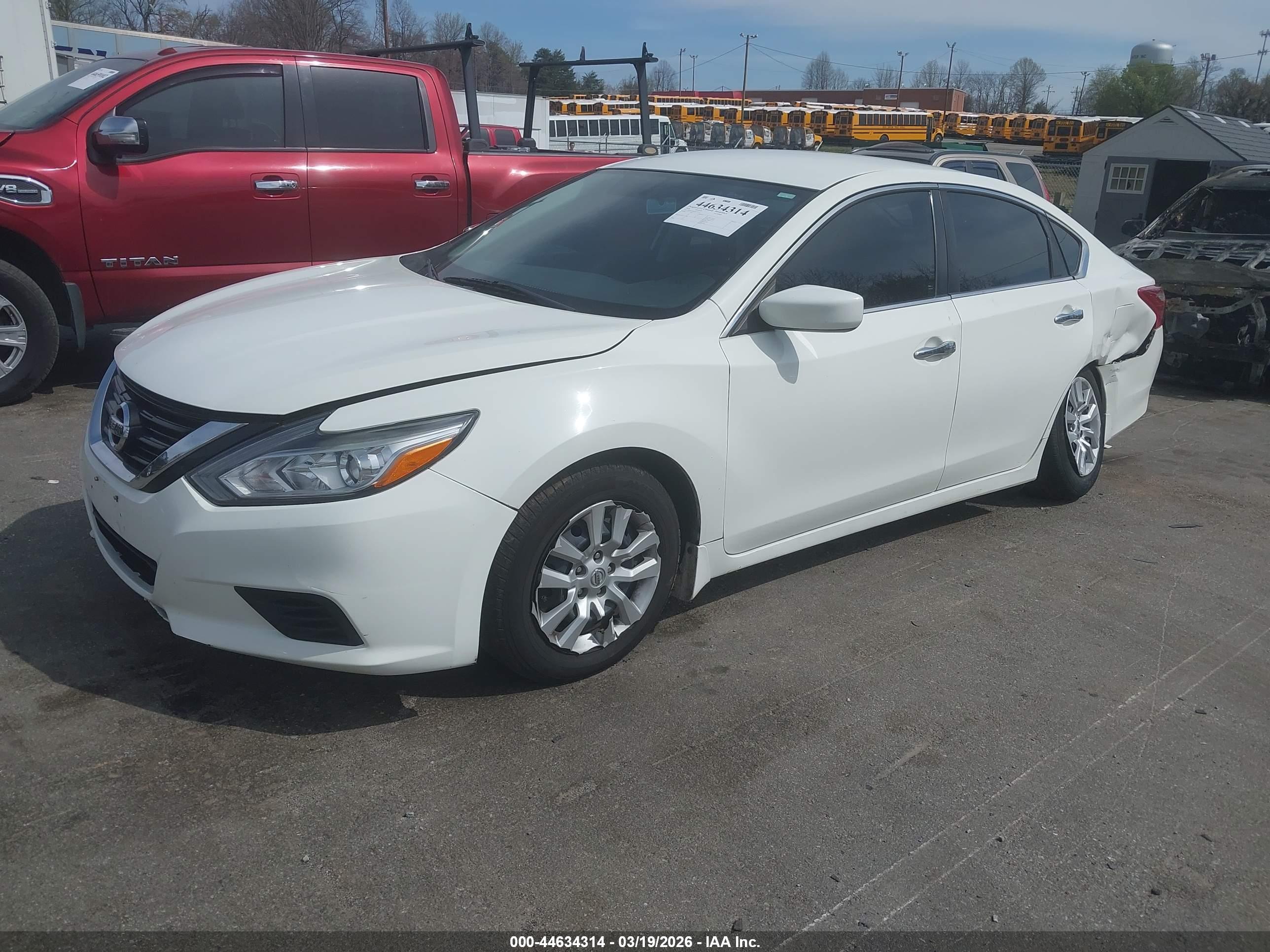 NISSAN ALTIMA image 2
