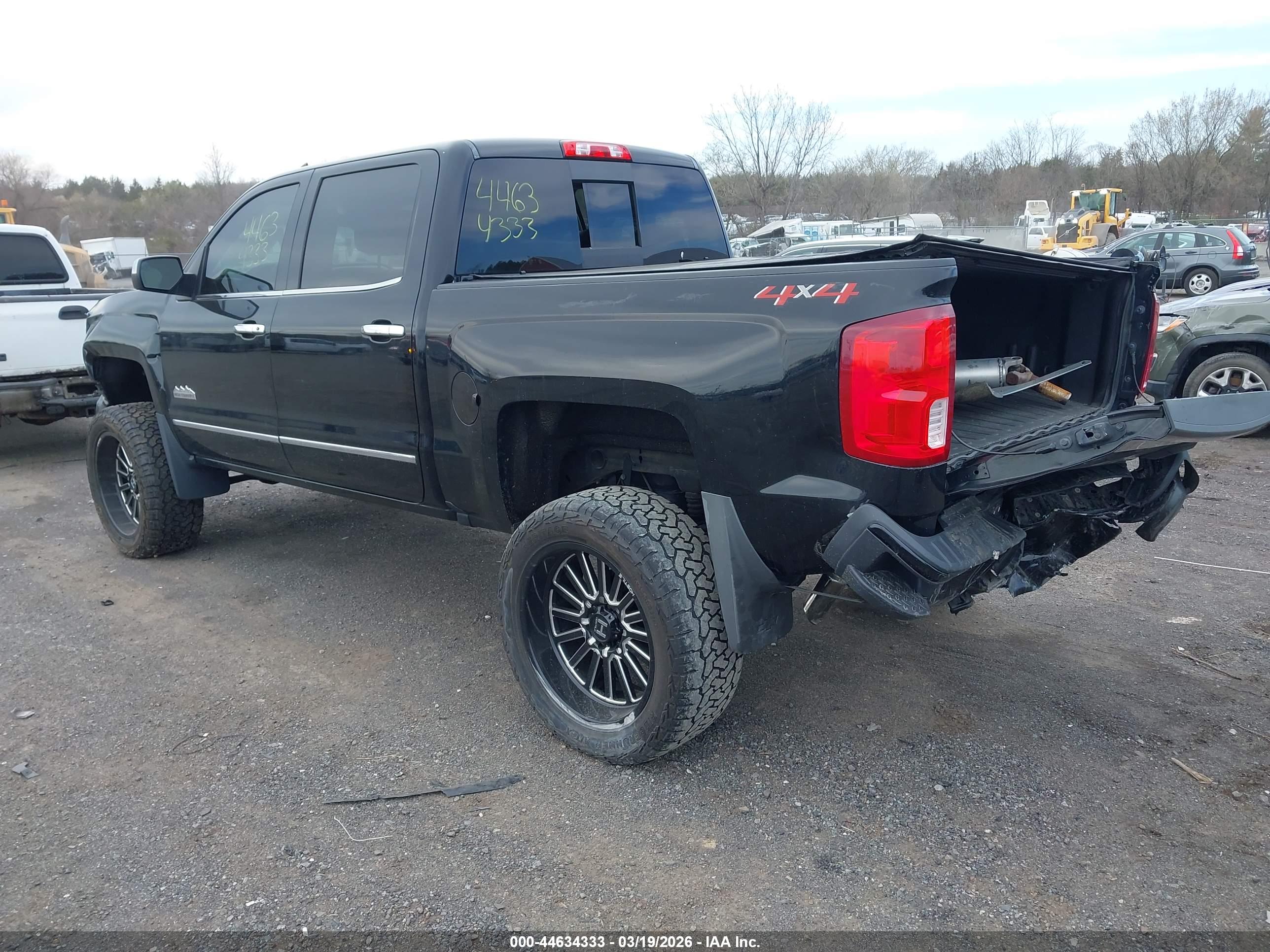 CHEVROLET SILVERADO image 3