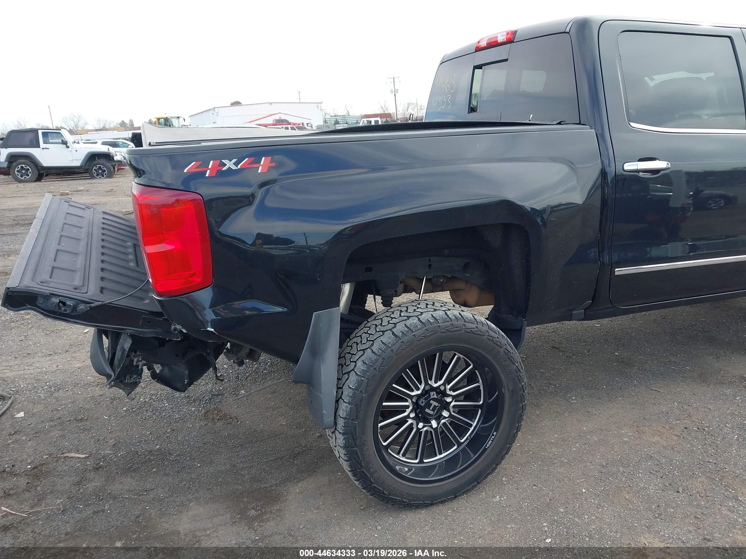 CHEVROLET SILVERADO image 6