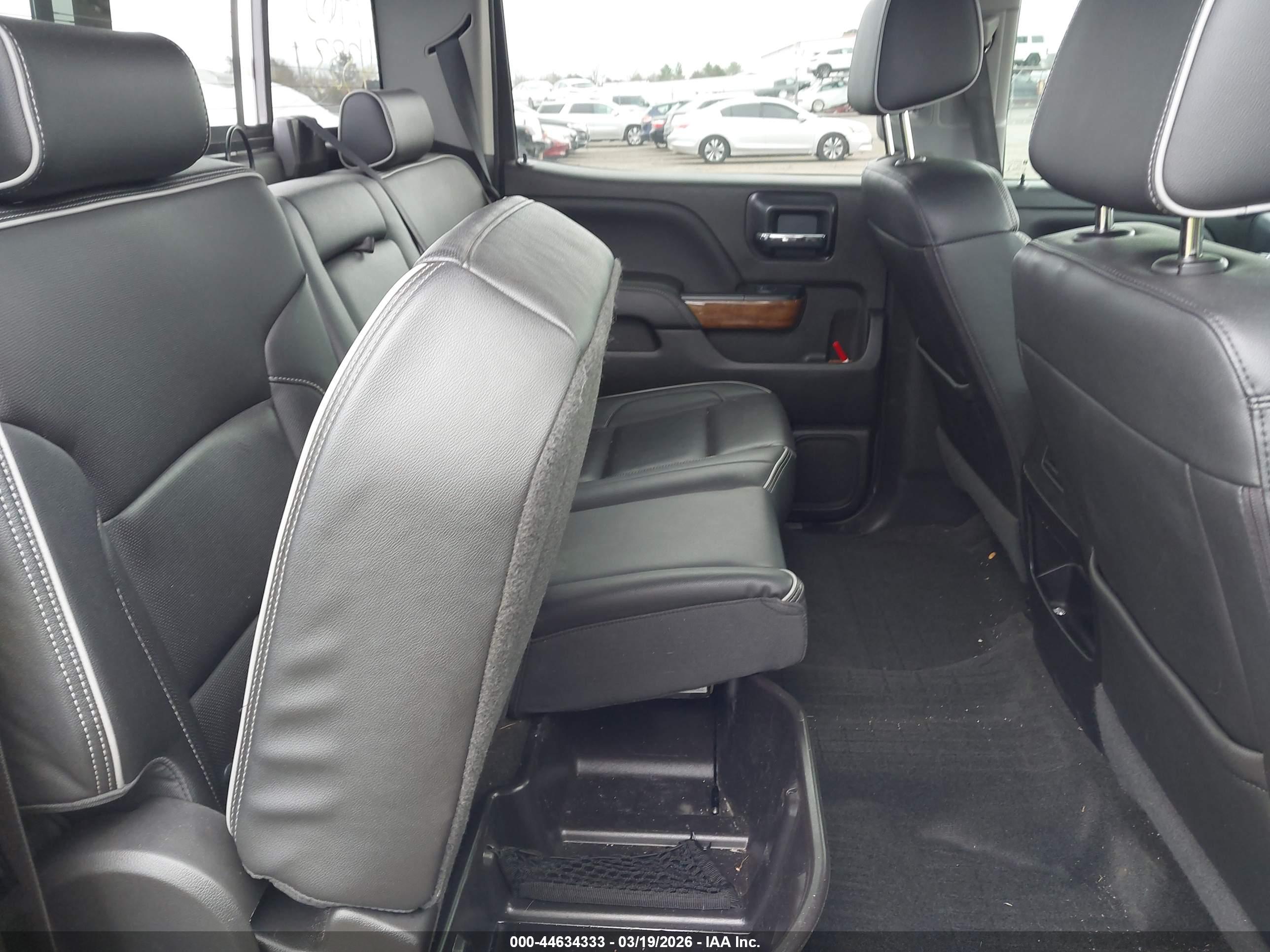 CHEVROLET SILVERADO image 8