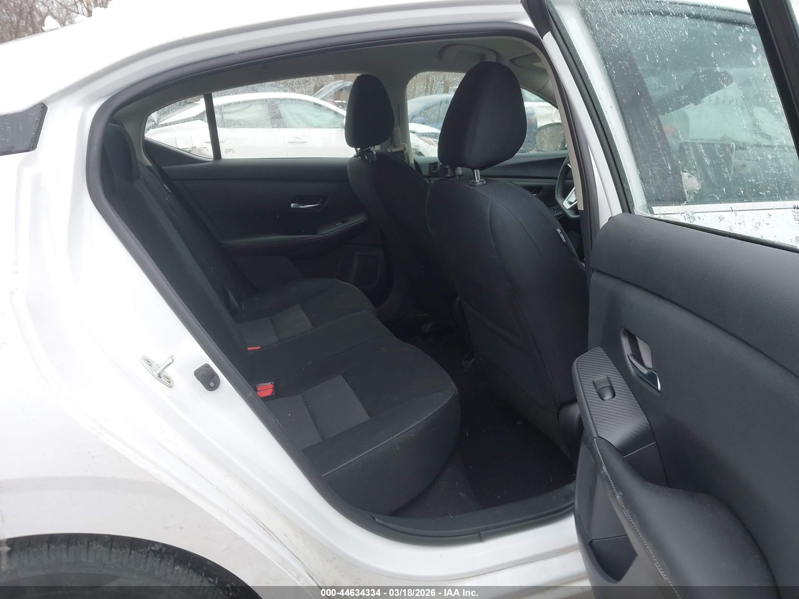 NISSAN SENTRA image 8