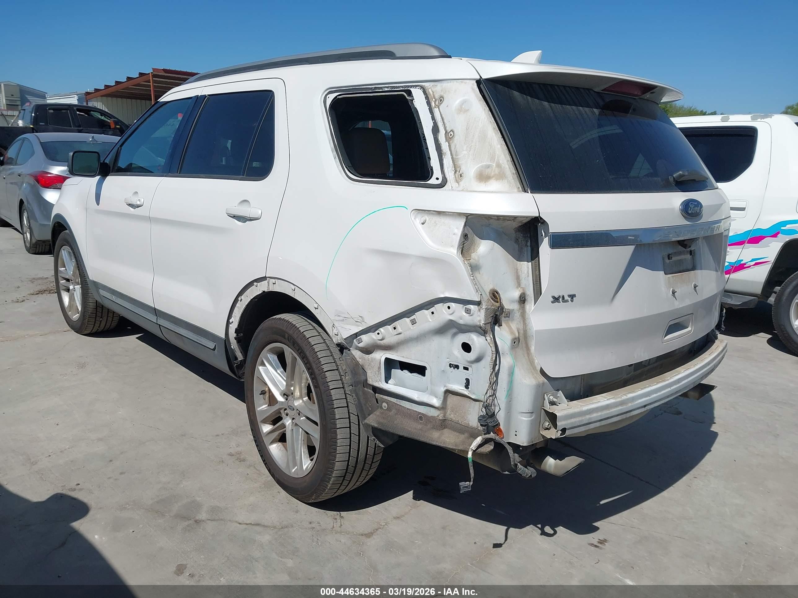 FORD EXPLORER image 3