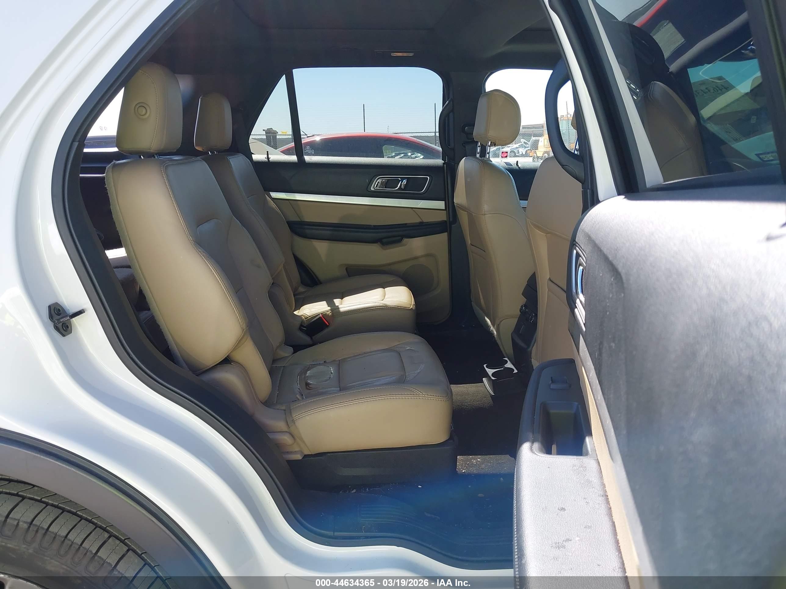 FORD EXPLORER image 8