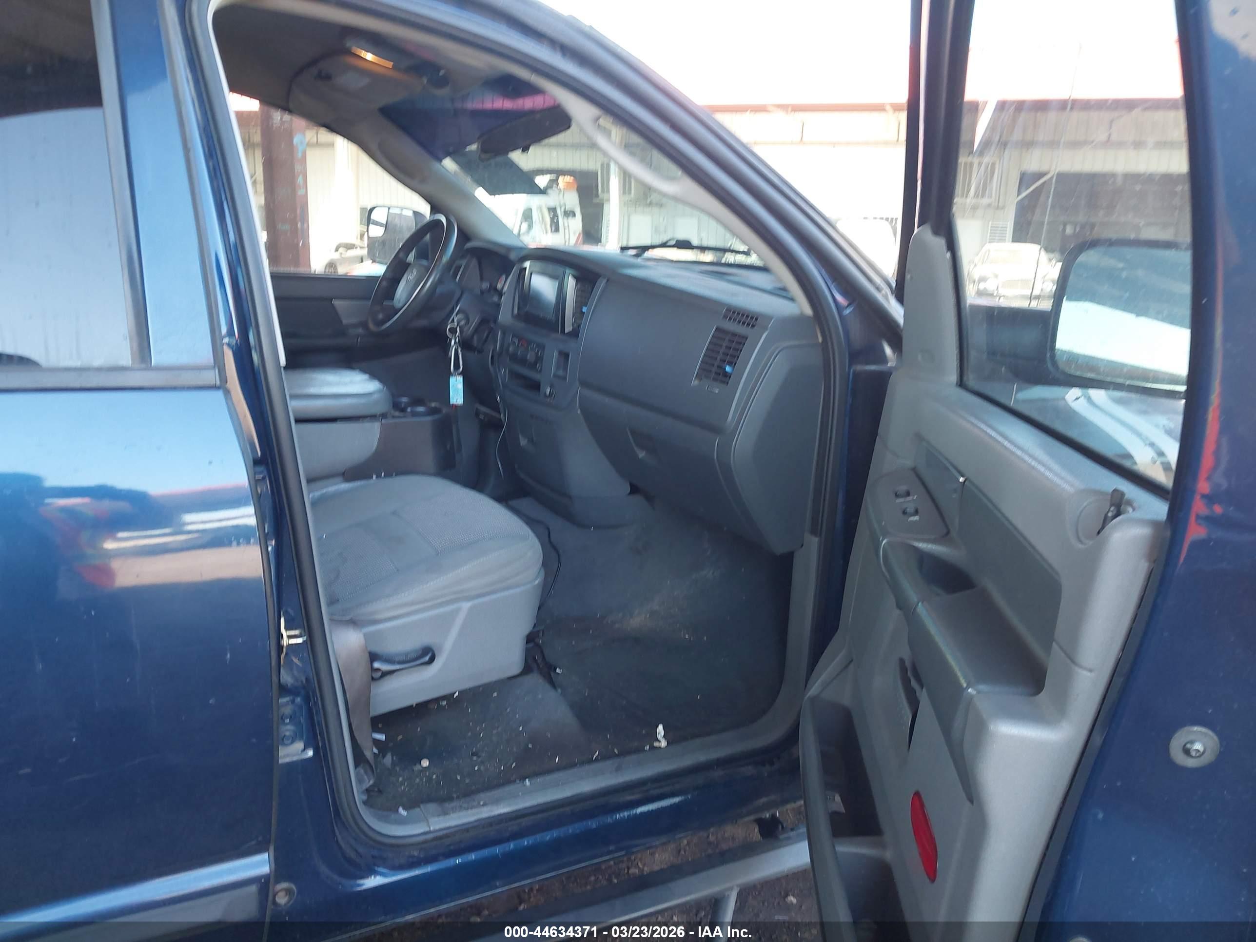 DODGE RAM image 5