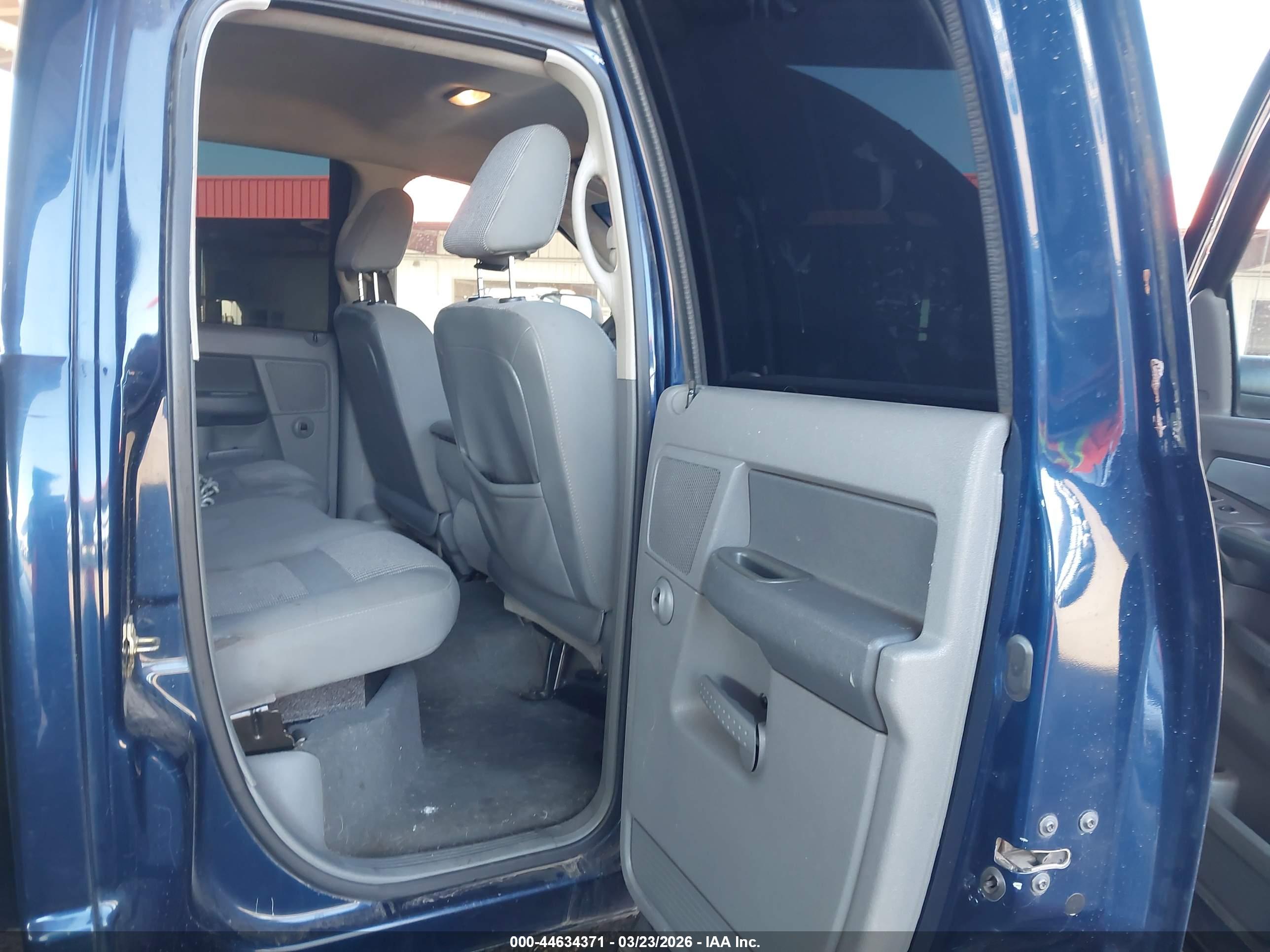 DODGE RAM image 8