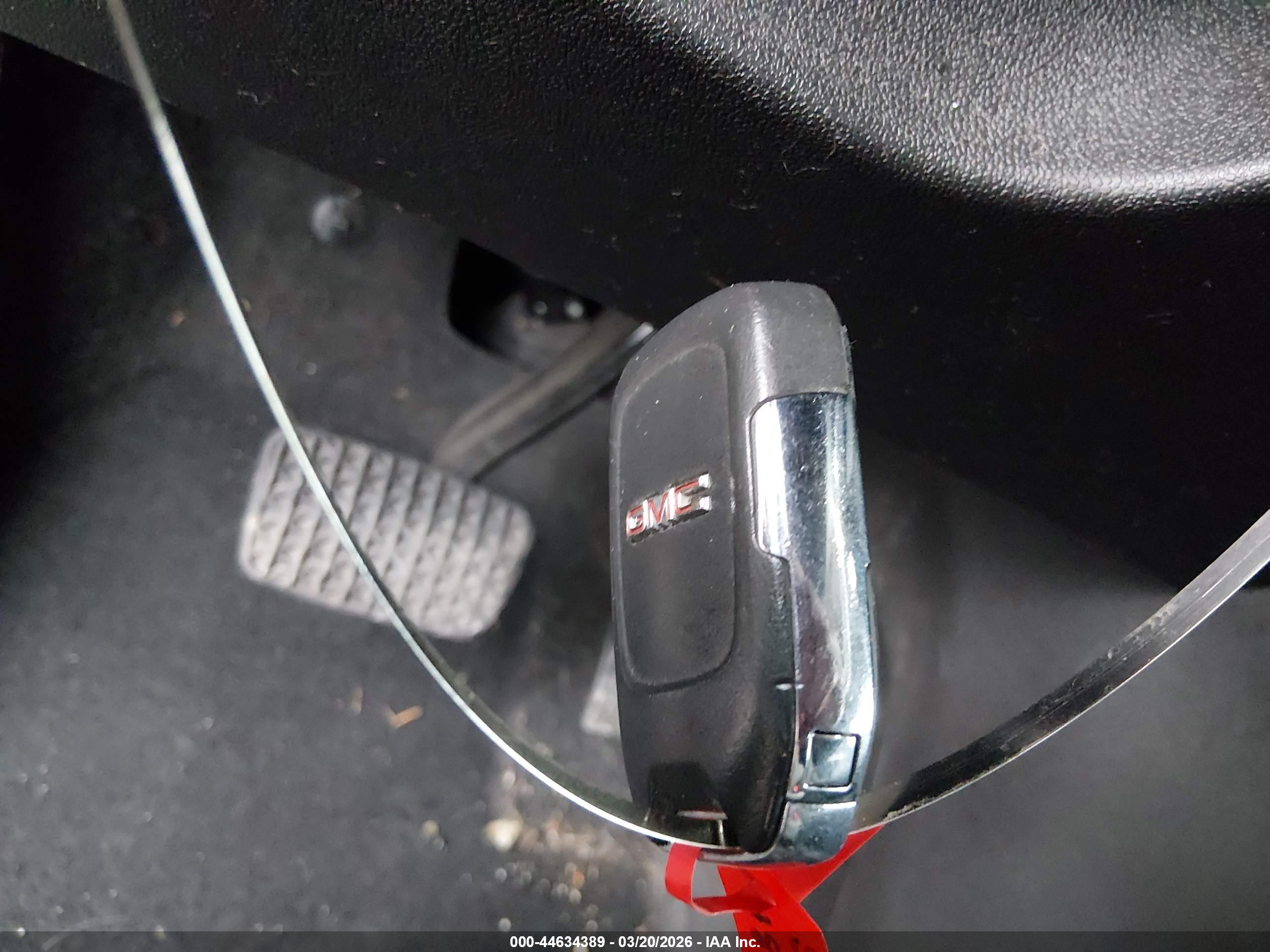 GMC TERRAIN image 11