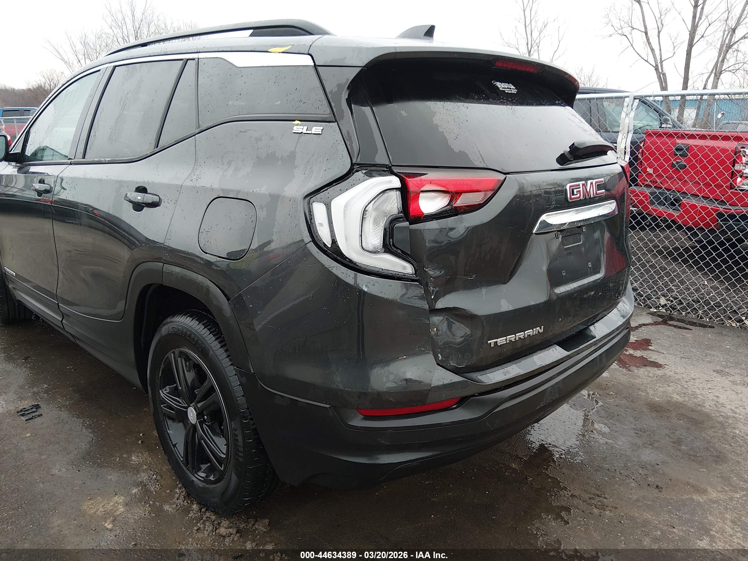 GMC TERRAIN image 6