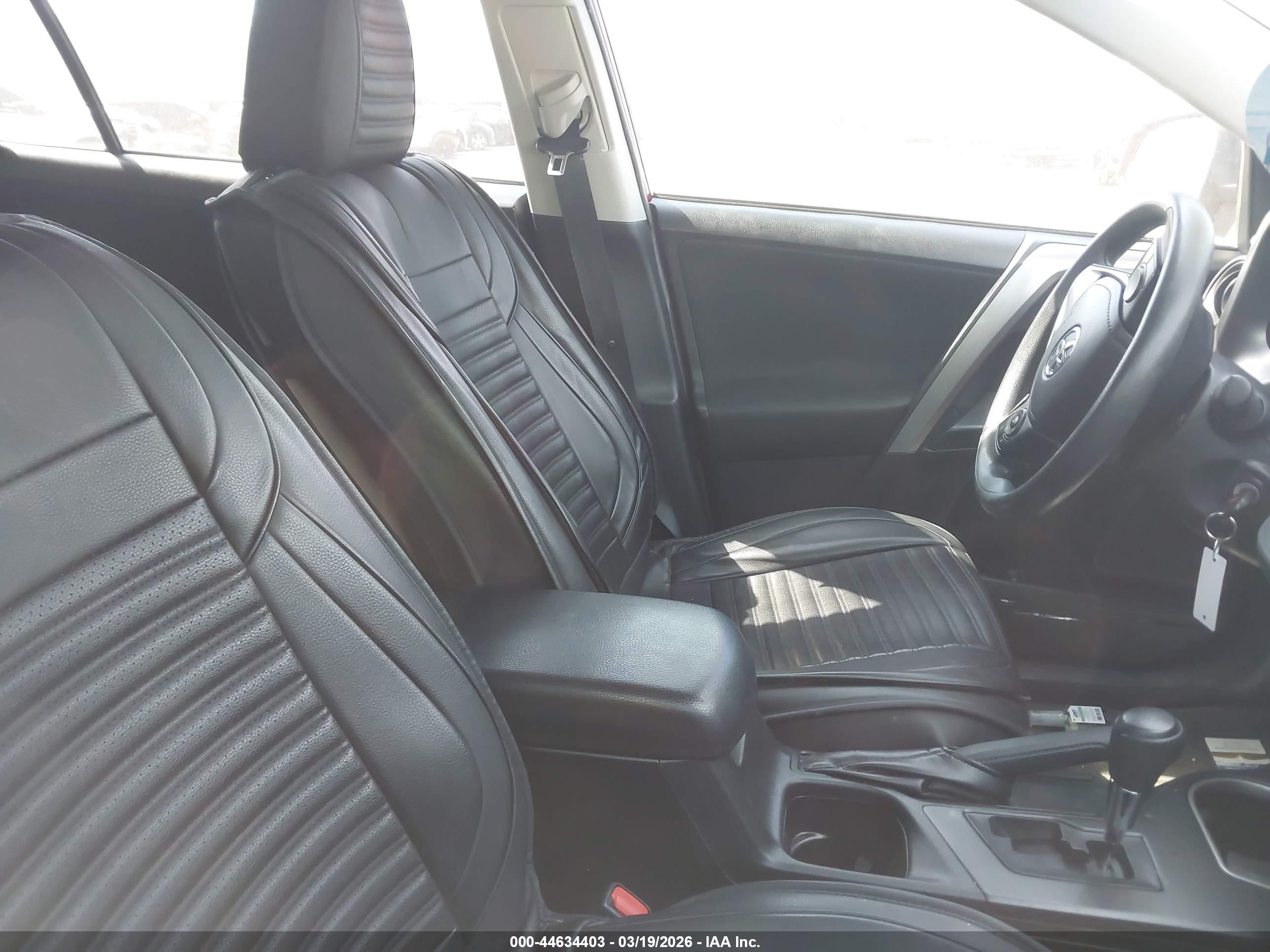 TOYOTA RAV4 image 5