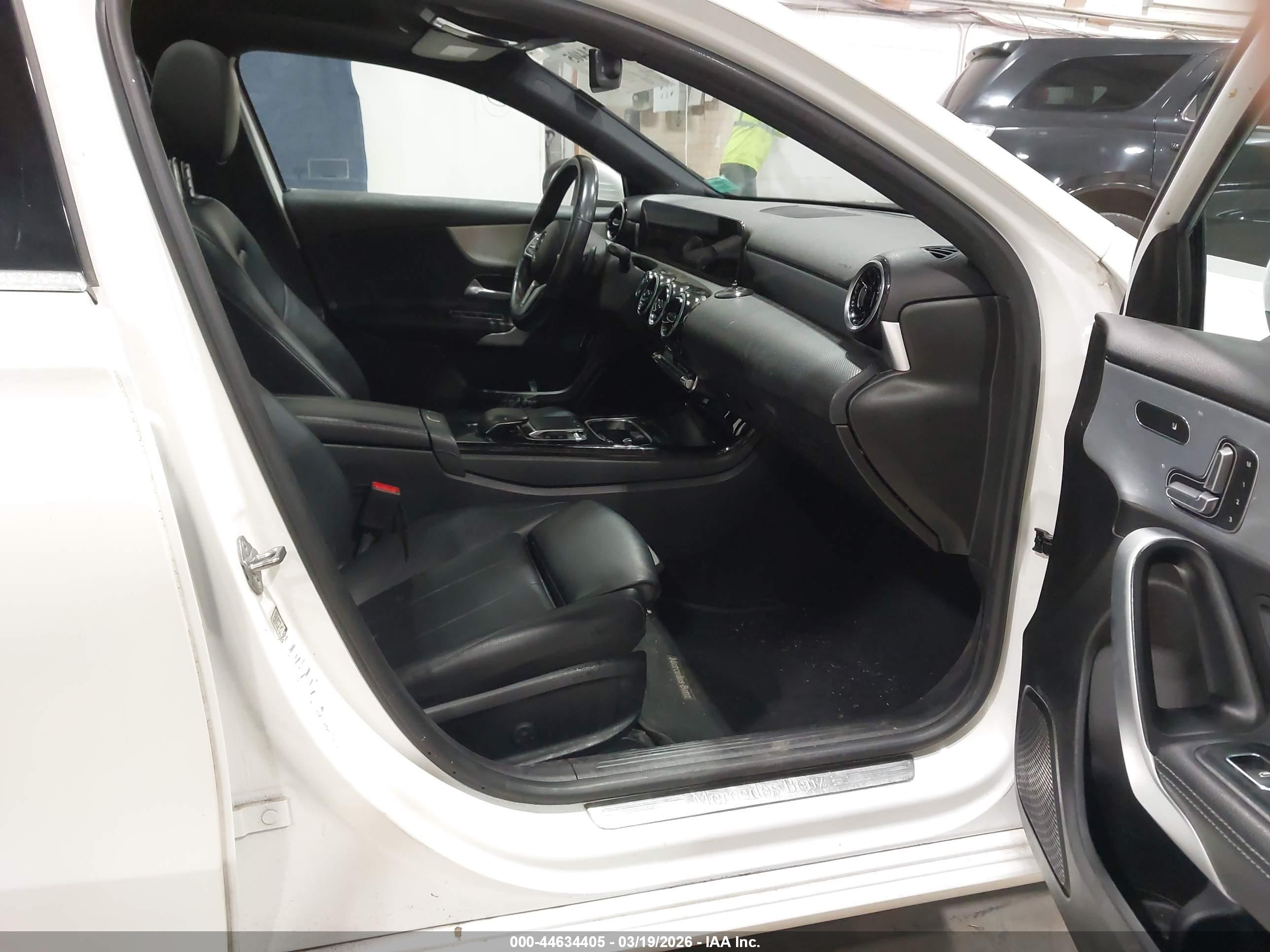 MERCEDES-BENZ A image 5