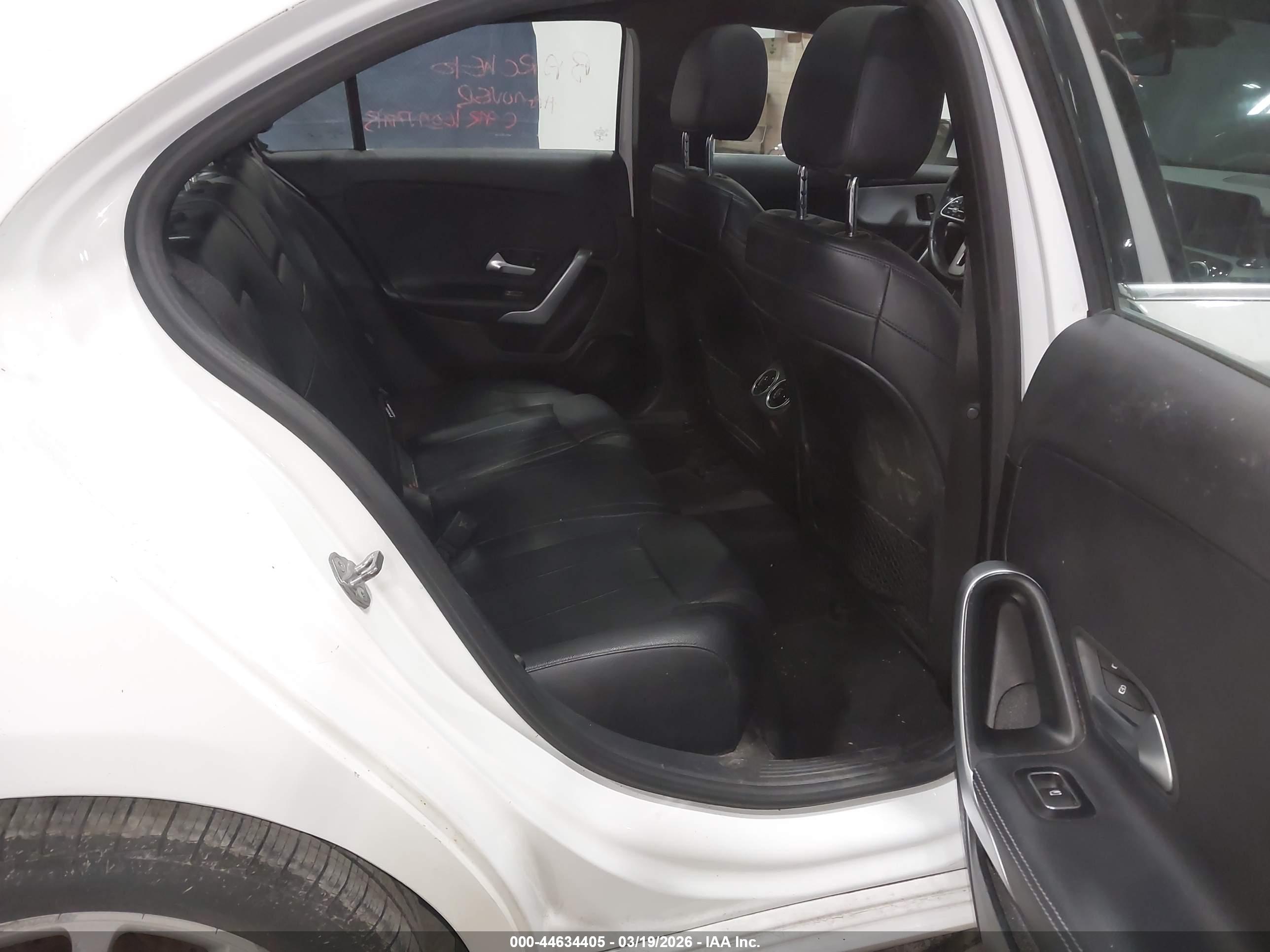 MERCEDES-BENZ A image 8
