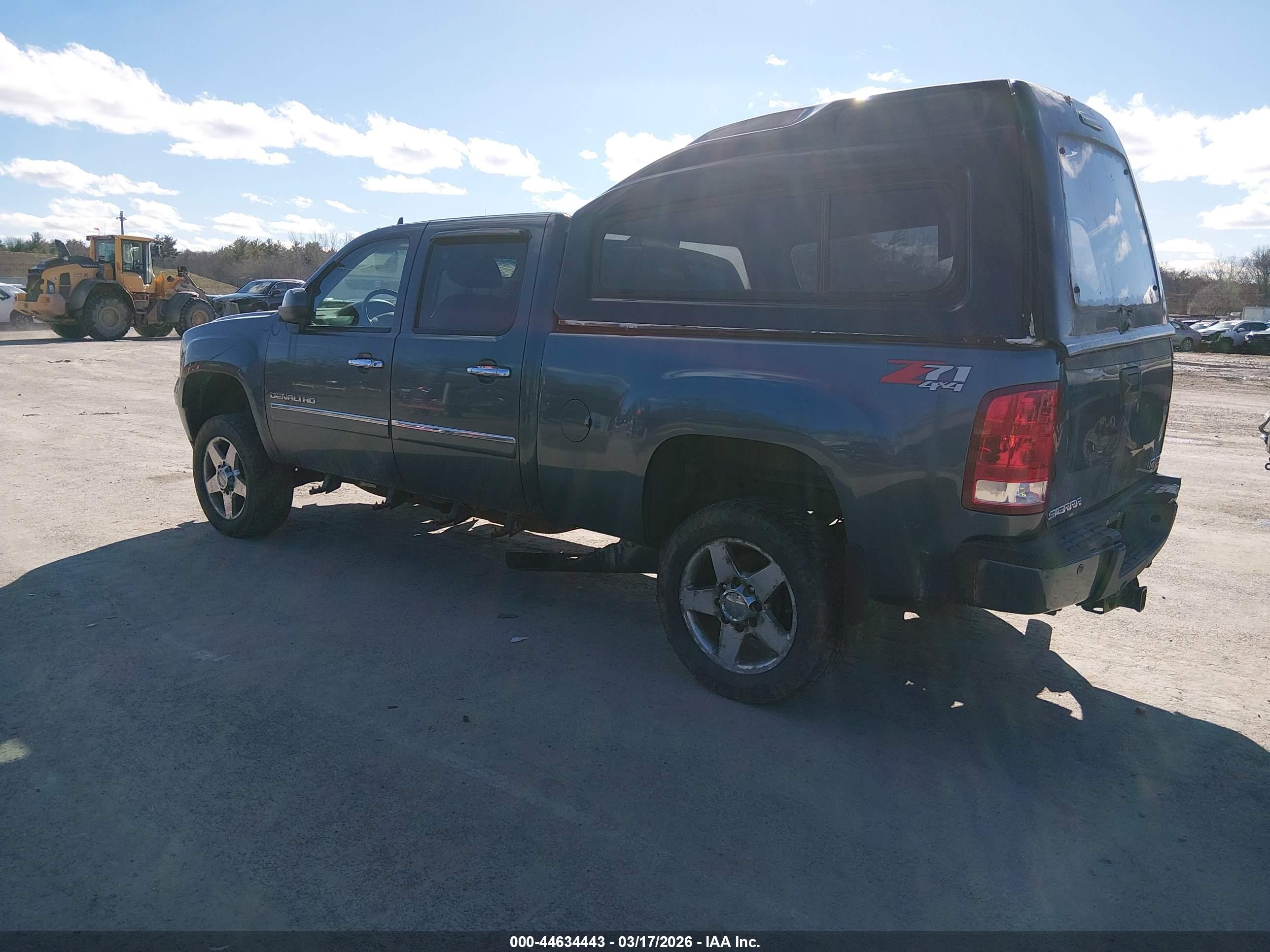 GMC SIERRA image 3