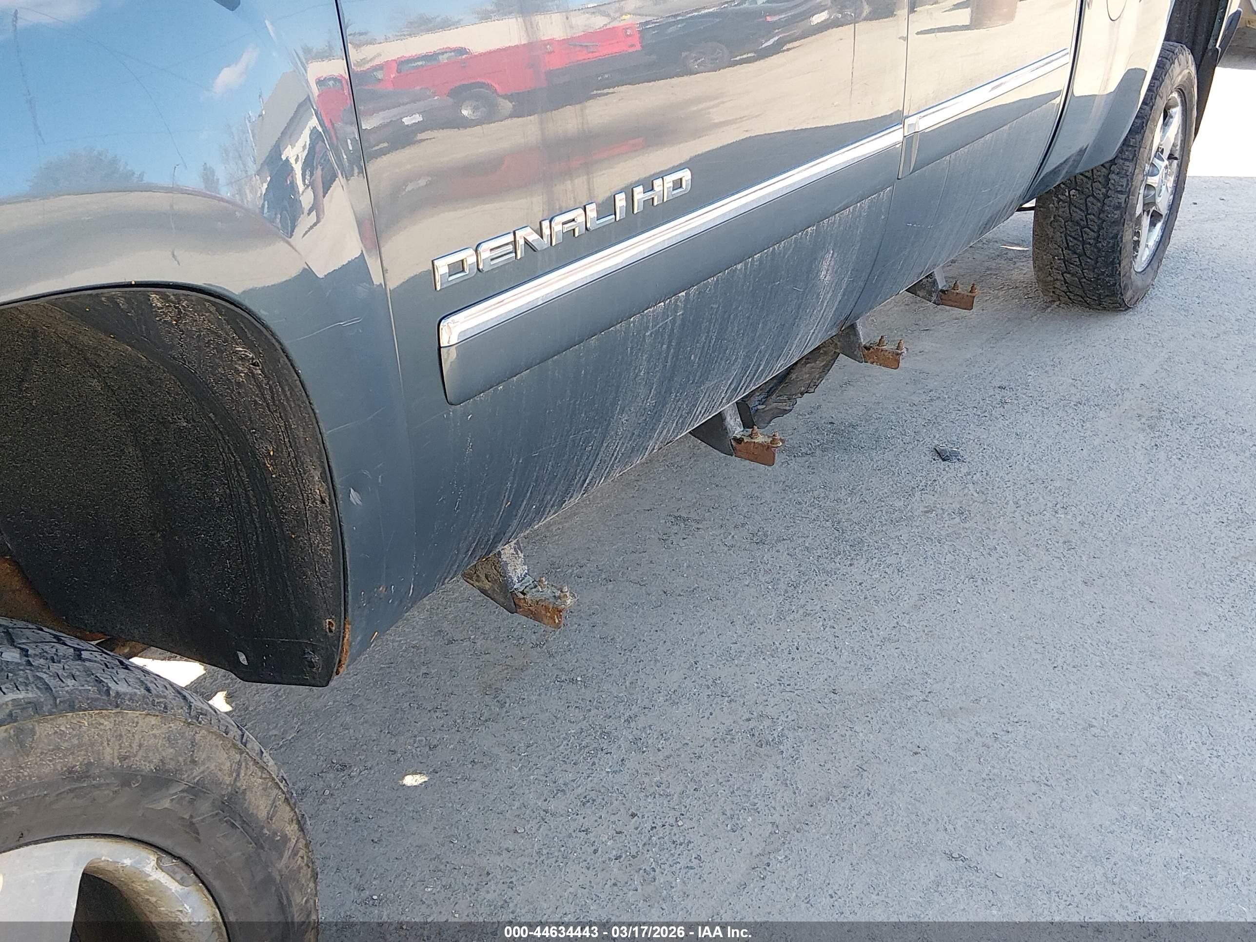 GMC SIERRA image 6